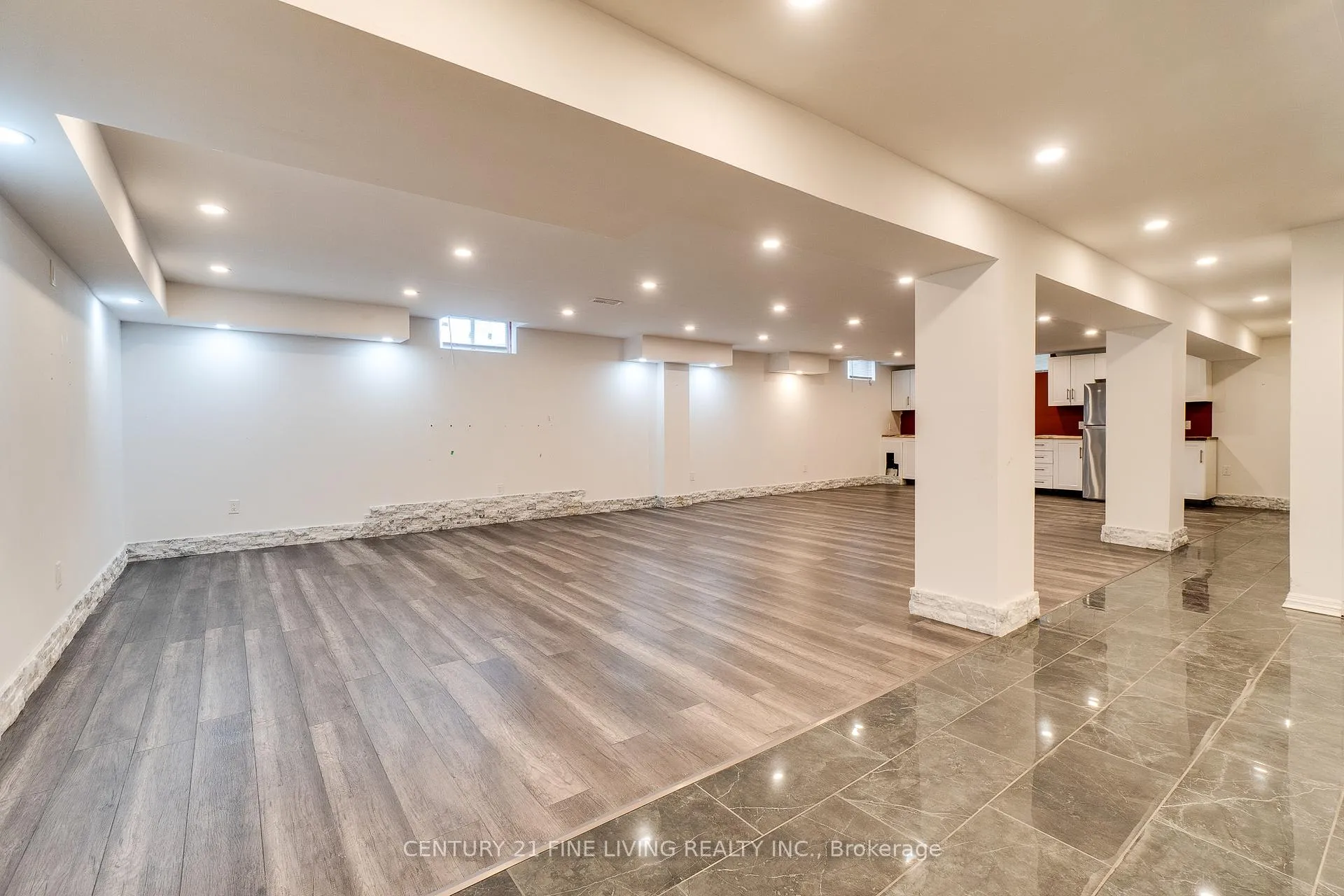 Photo 32 of 31 Weaver Drive, Hamilton, Ancaster — HOMEH