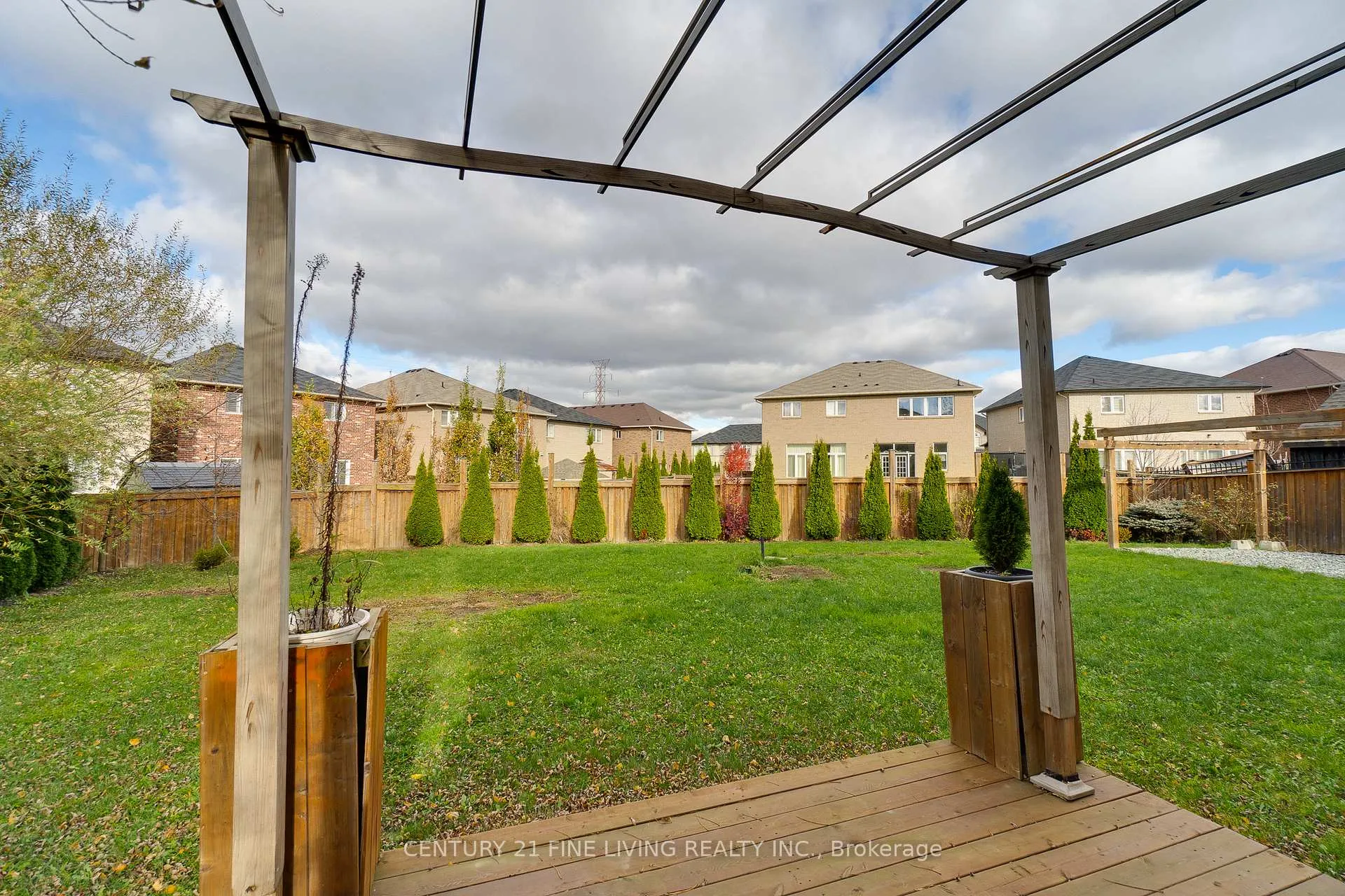 Photo 35 of 31 Weaver Drive, Hamilton, Ancaster — HOMEH