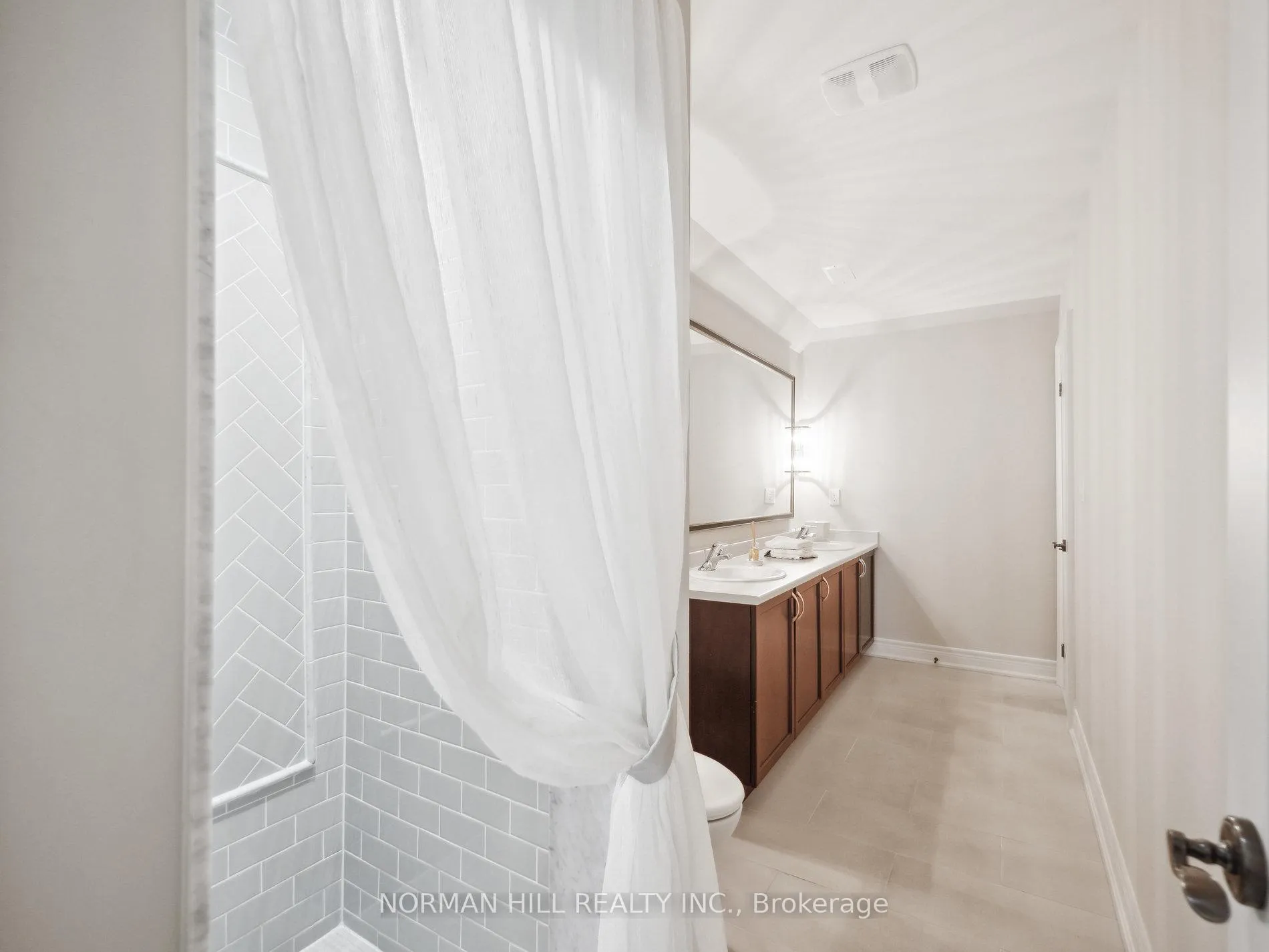 Photo 44 of 61 Keatley Drive, Vaughan, Patterson — HOMEH