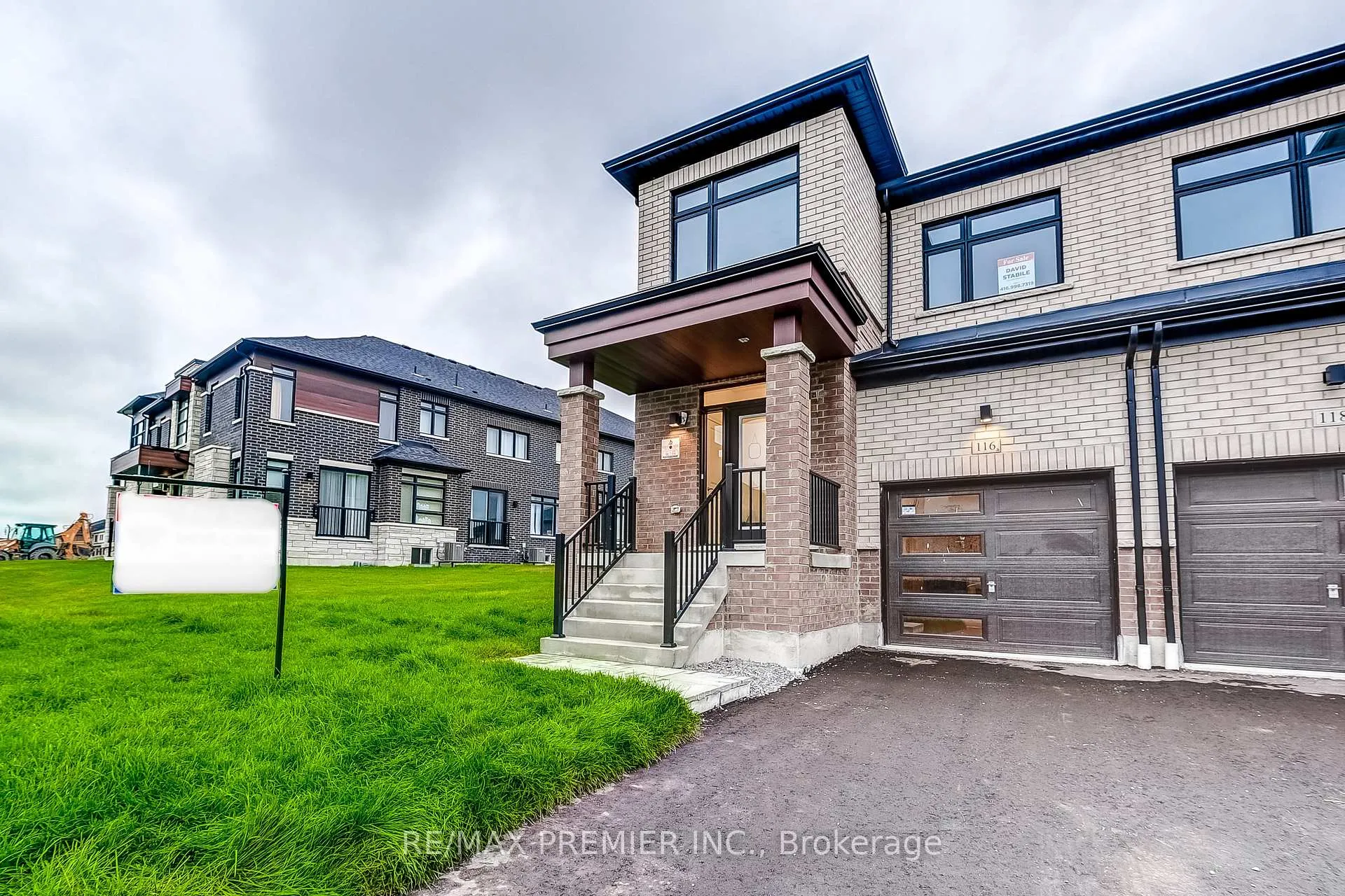 Photo 4 of 115 Armilia Place, Whitby, Rural Whitby — HOMEH
