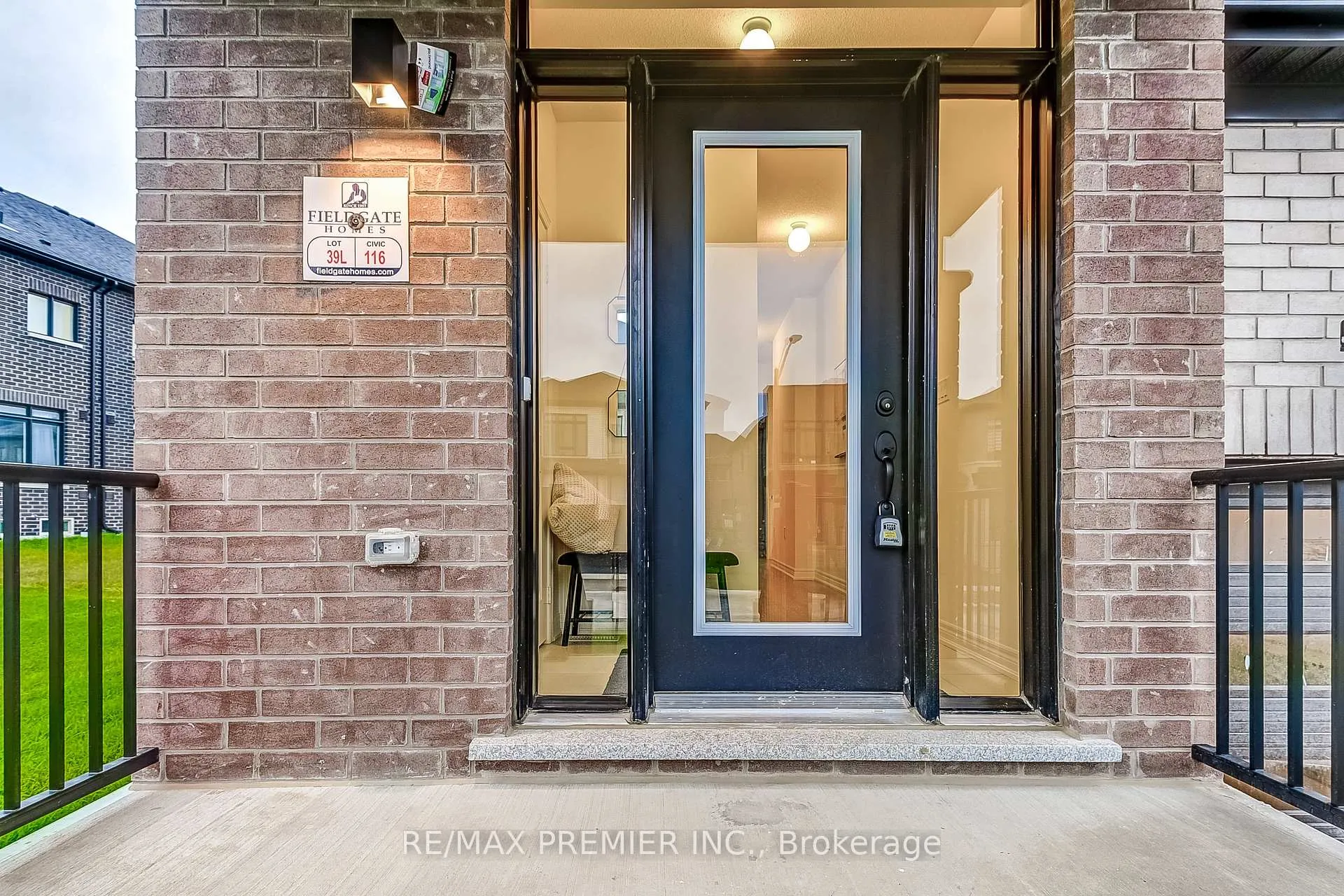 Photo 5 of 115 Armilia Place, Whitby, Rural Whitby — HOMEH