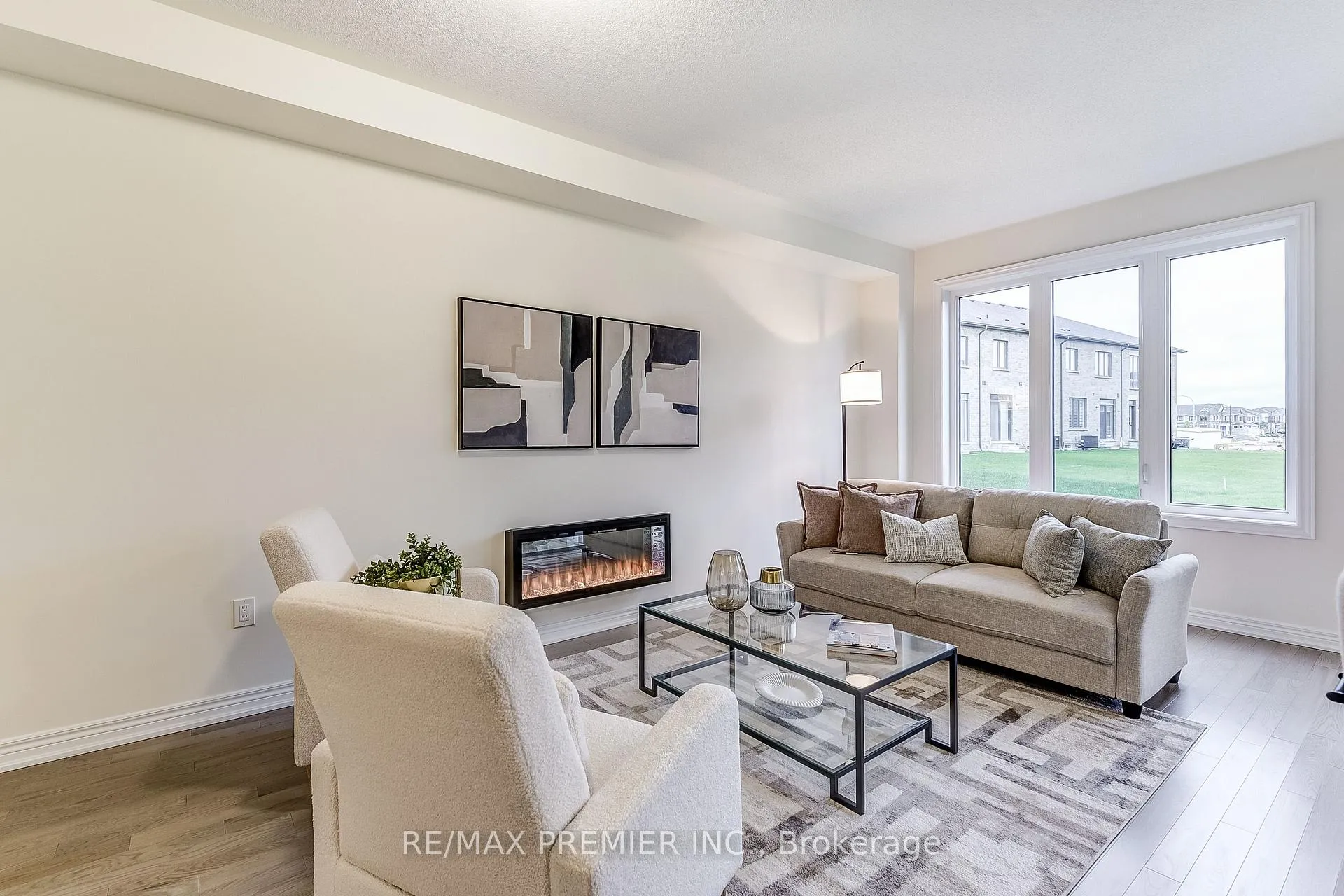 Photo 10 of 115 Armilia Place, Whitby, Rural Whitby — HOMEH