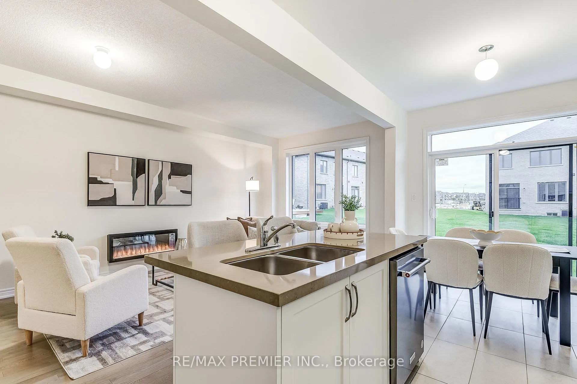 Photo 17 of 115 Armilia Place, Whitby, Rural Whitby — HOMEH