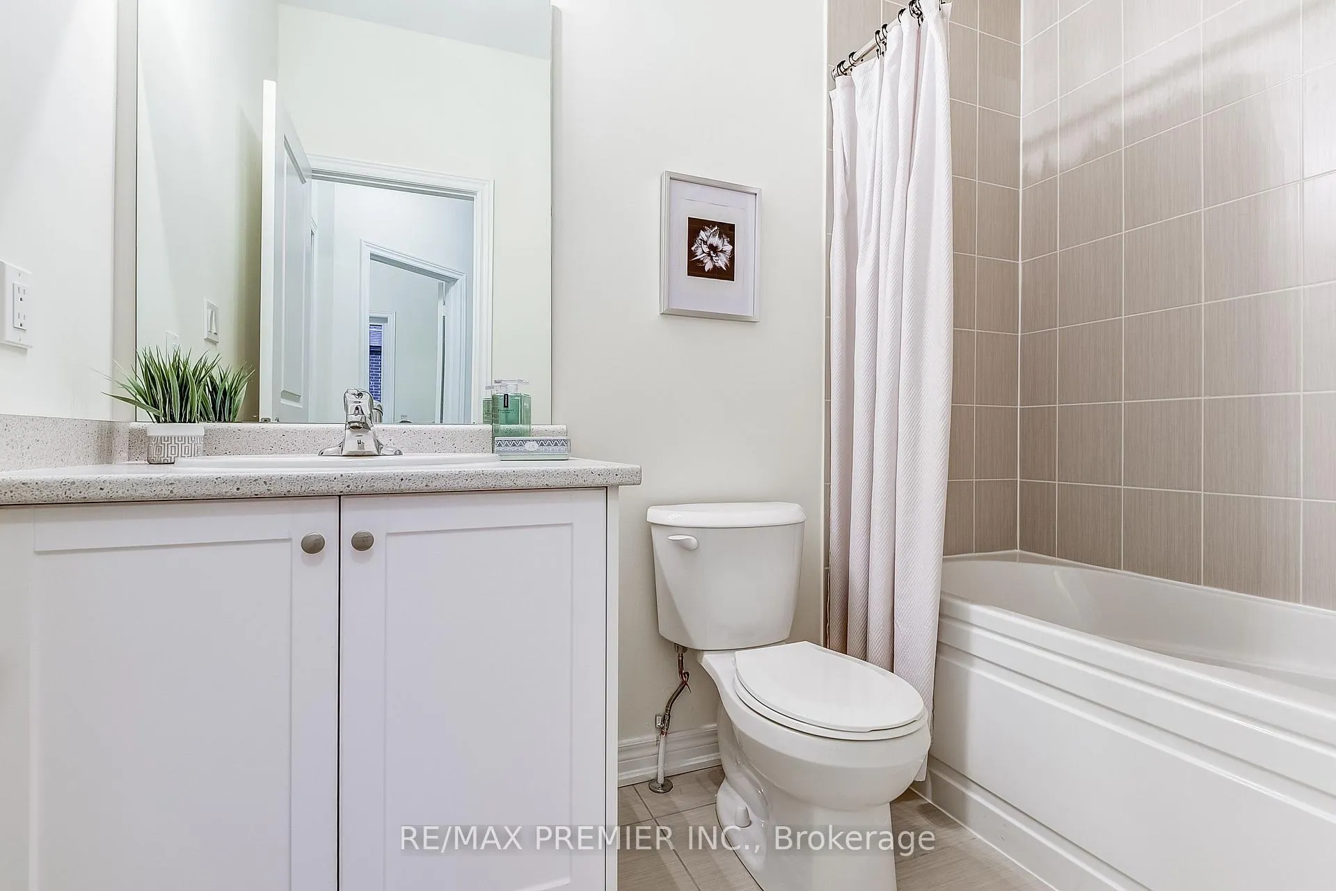 Photo 18 of 115 Armilia Place, Whitby, Rural Whitby — HOMEH