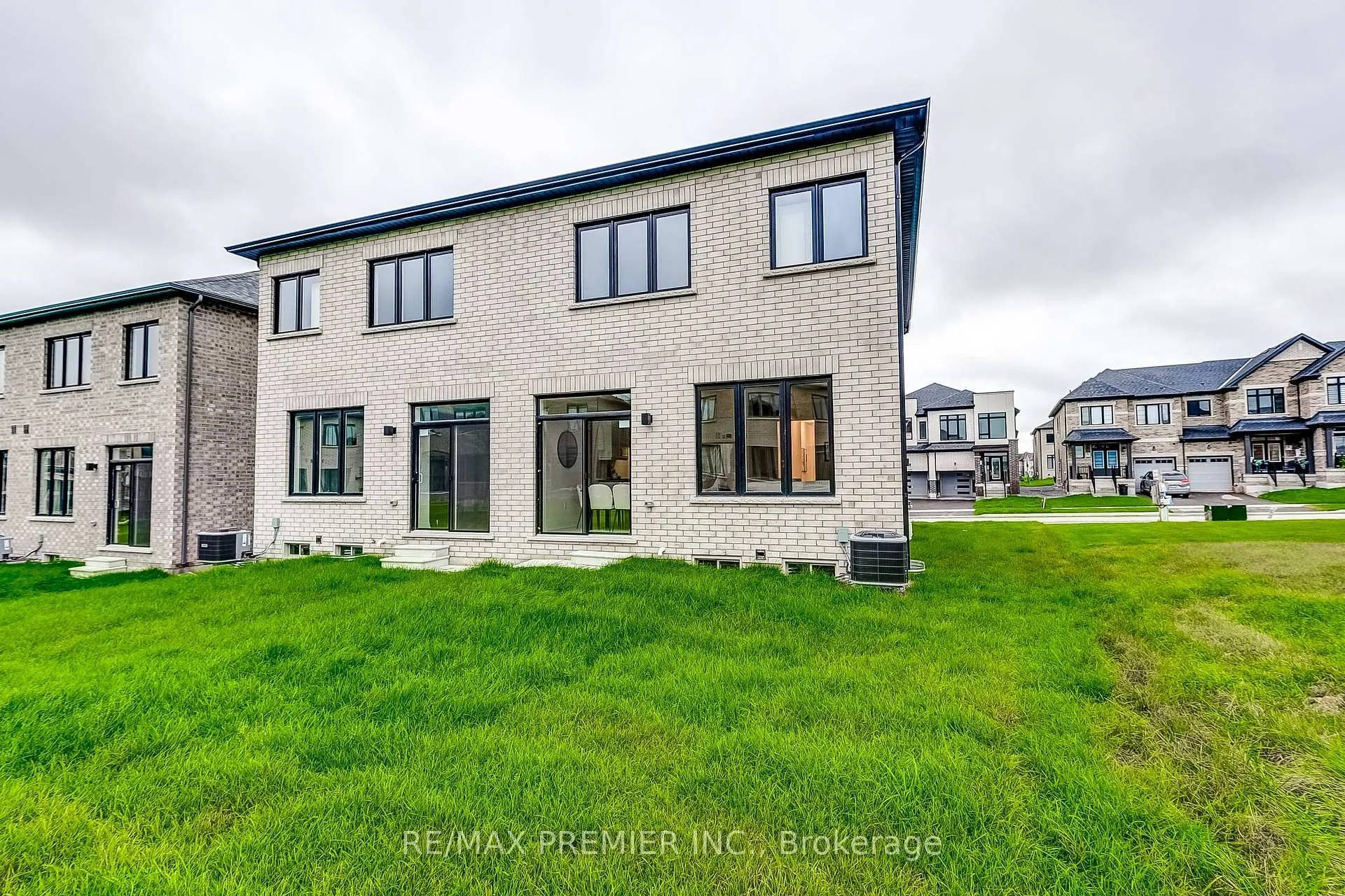 Photo 28 of 115 Armilia Place, Whitby, Rural Whitby — HOMEH