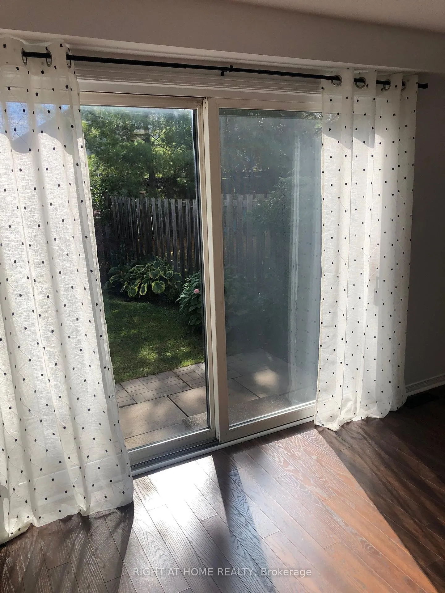 Photo 8 of 59 Lions Gate Boulevard, Barrie, Little Lake — HOMEH