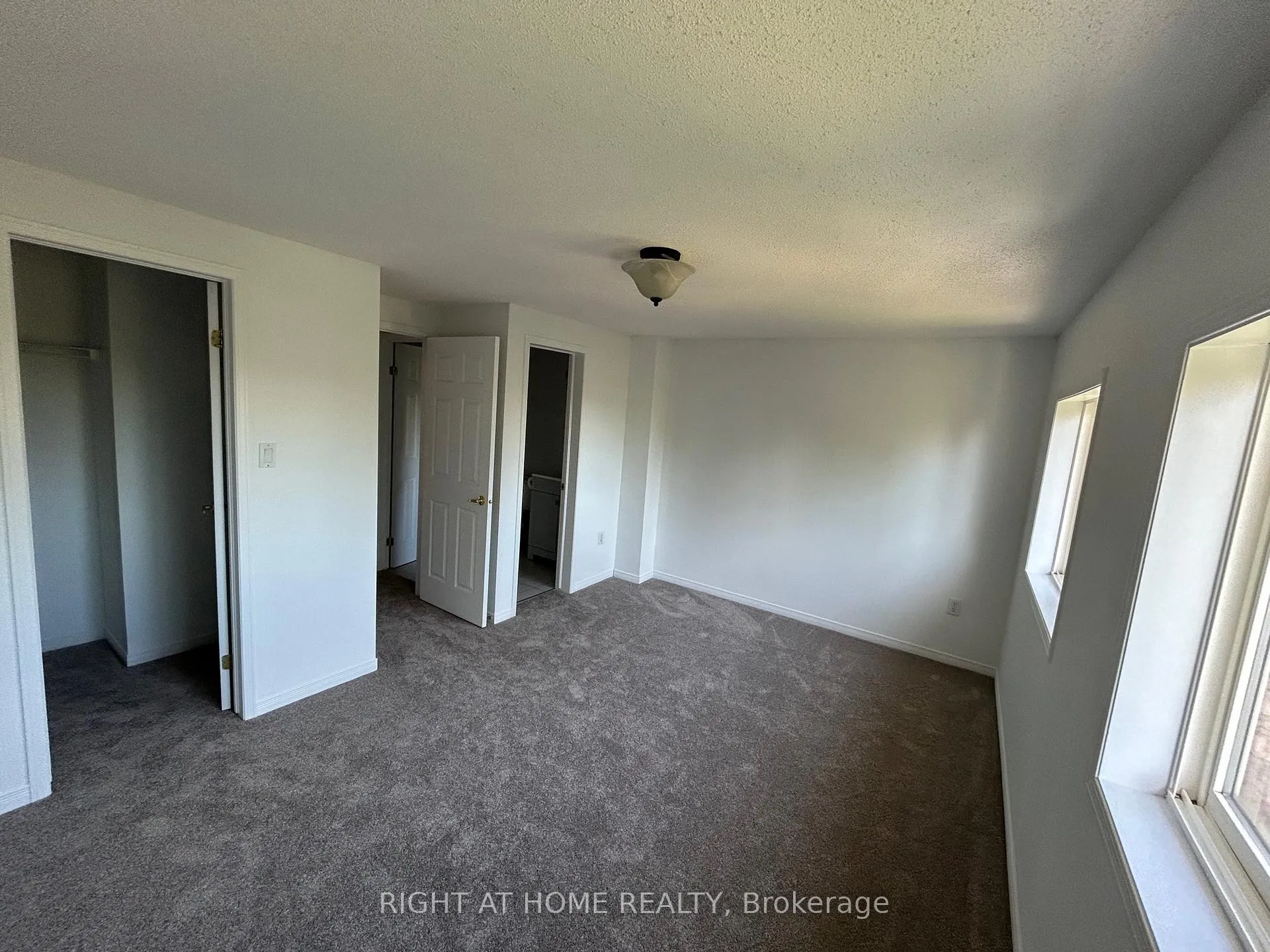 Photo 16 of 59 Lions Gate Boulevard, Barrie, Little Lake — HOMEH