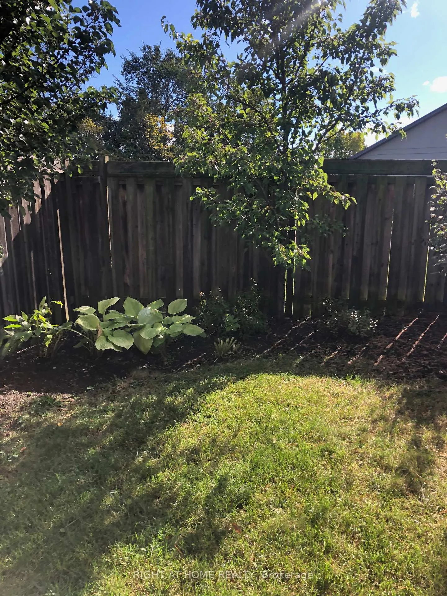 Photo 36 of 59 Lions Gate Boulevard, Barrie, Little Lake — HOMEH