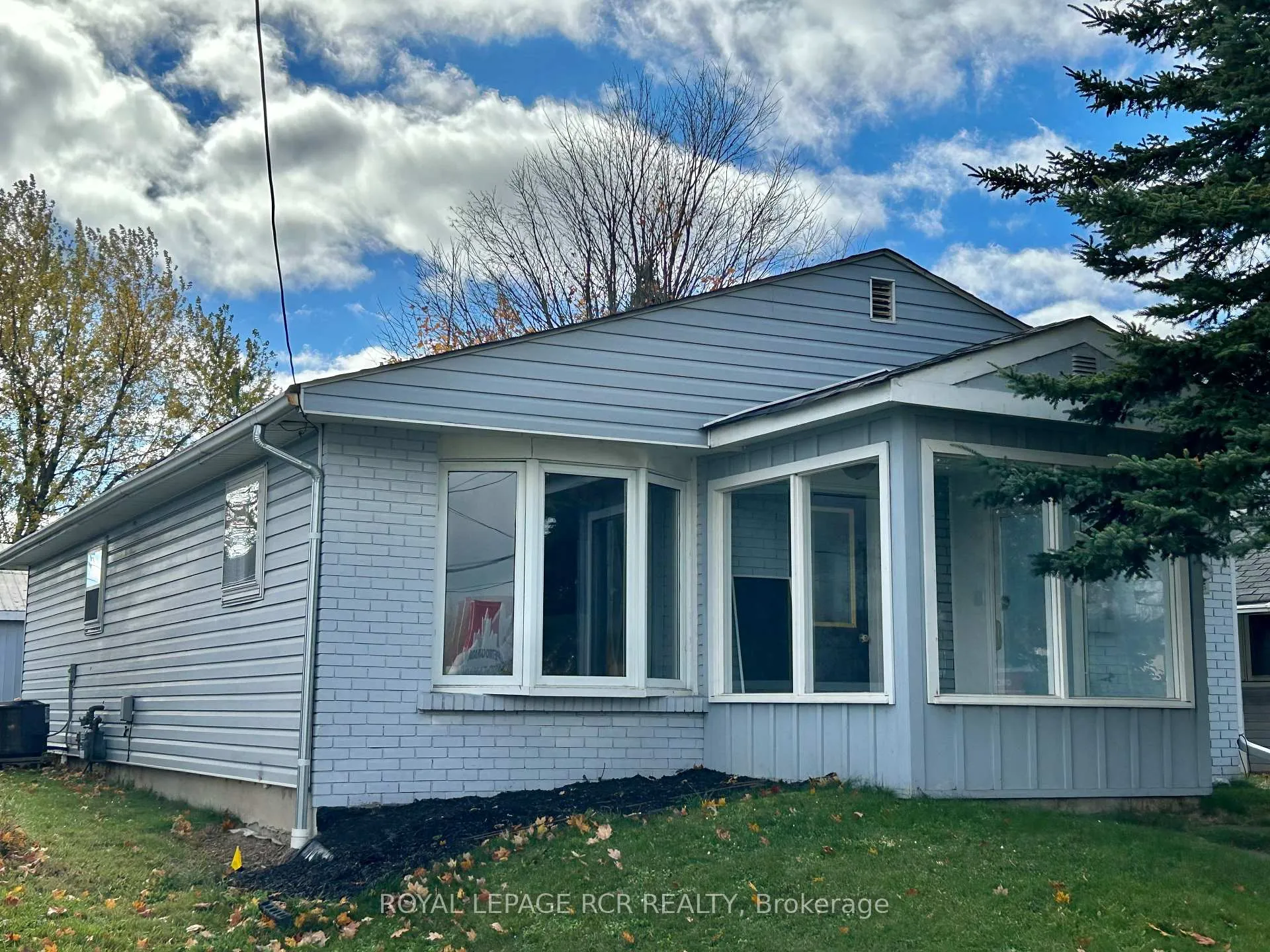 Photo 1 of 511 Main Street E, Shelburne — HOMEH