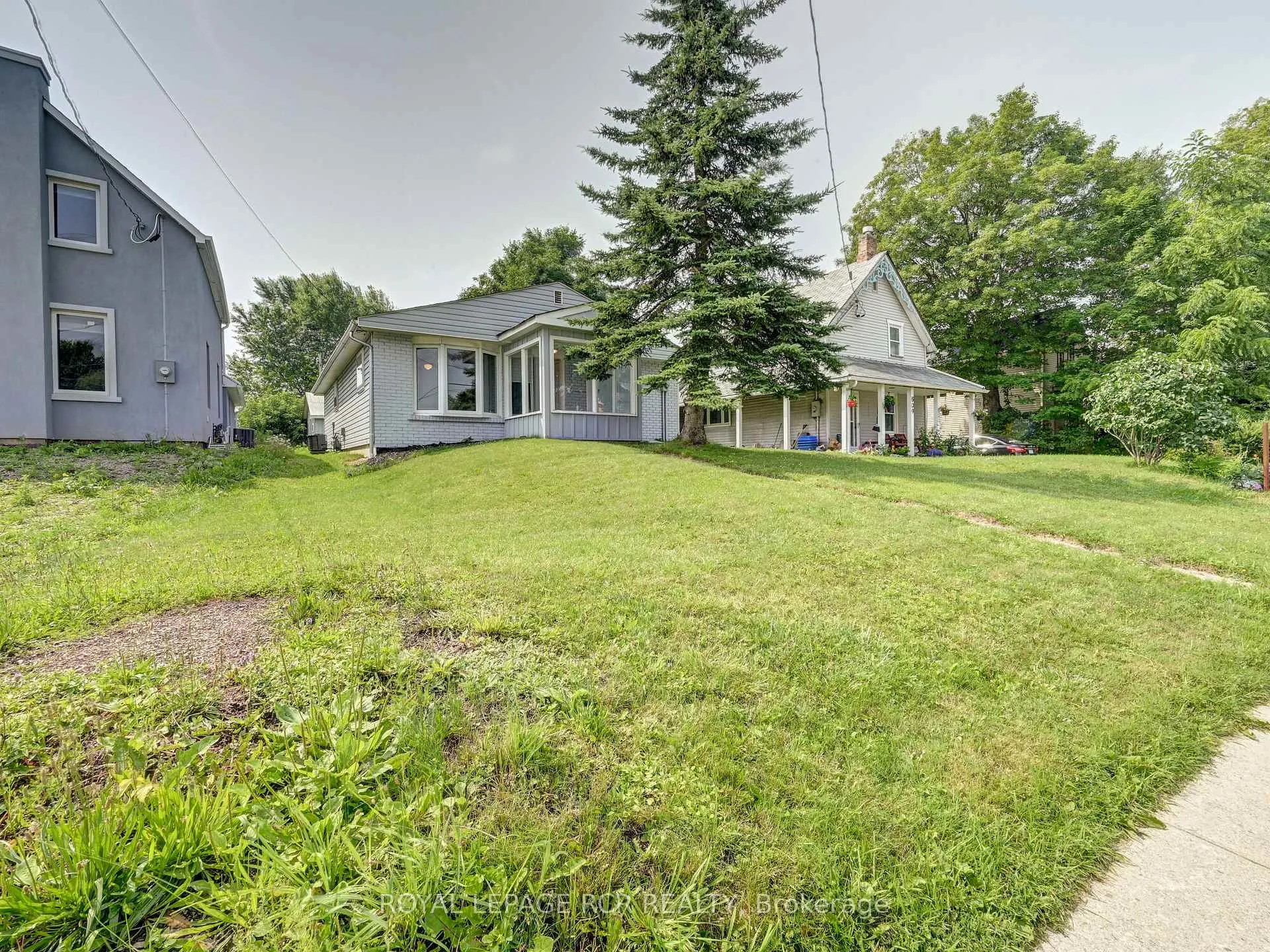 Photo 2 of 511 Main Street E, Shelburne — HOMEH