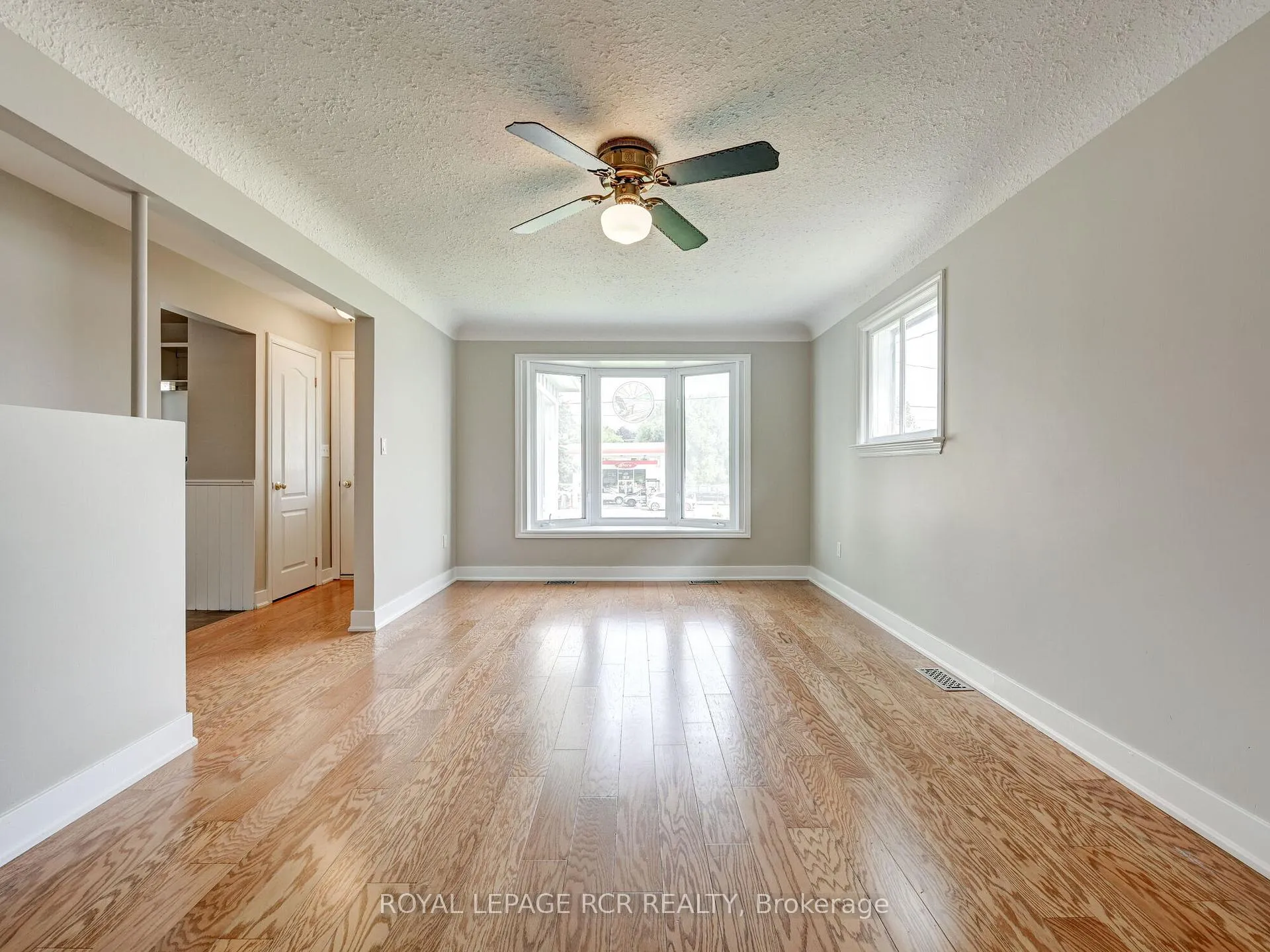 Photo 13 of 511 Main Street E, Shelburne — HOMEH