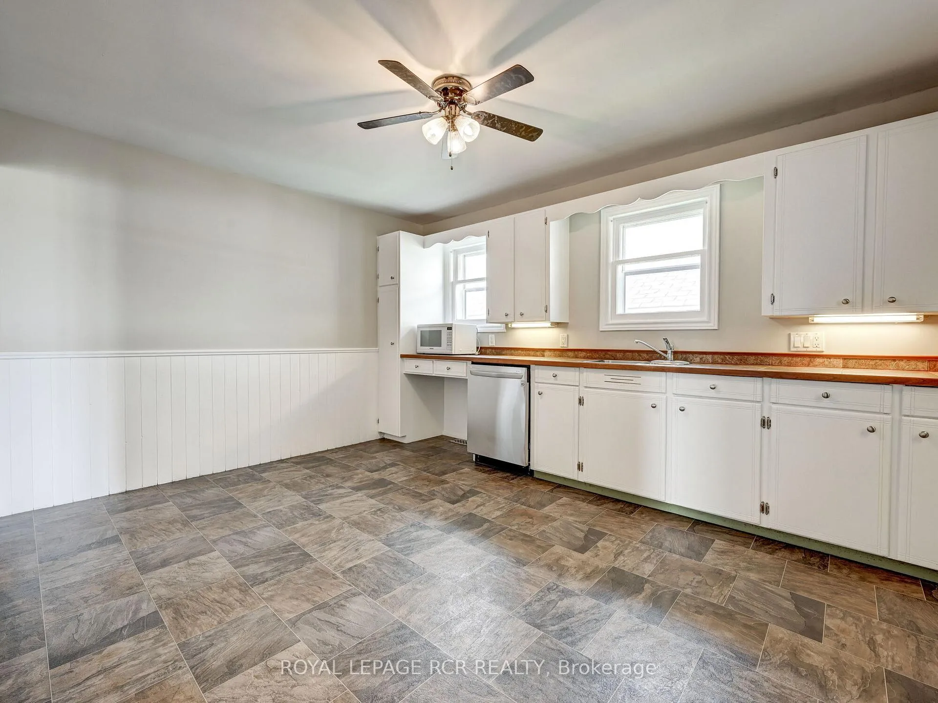 Photo 16 of 511 Main Street E, Shelburne — HOMEH