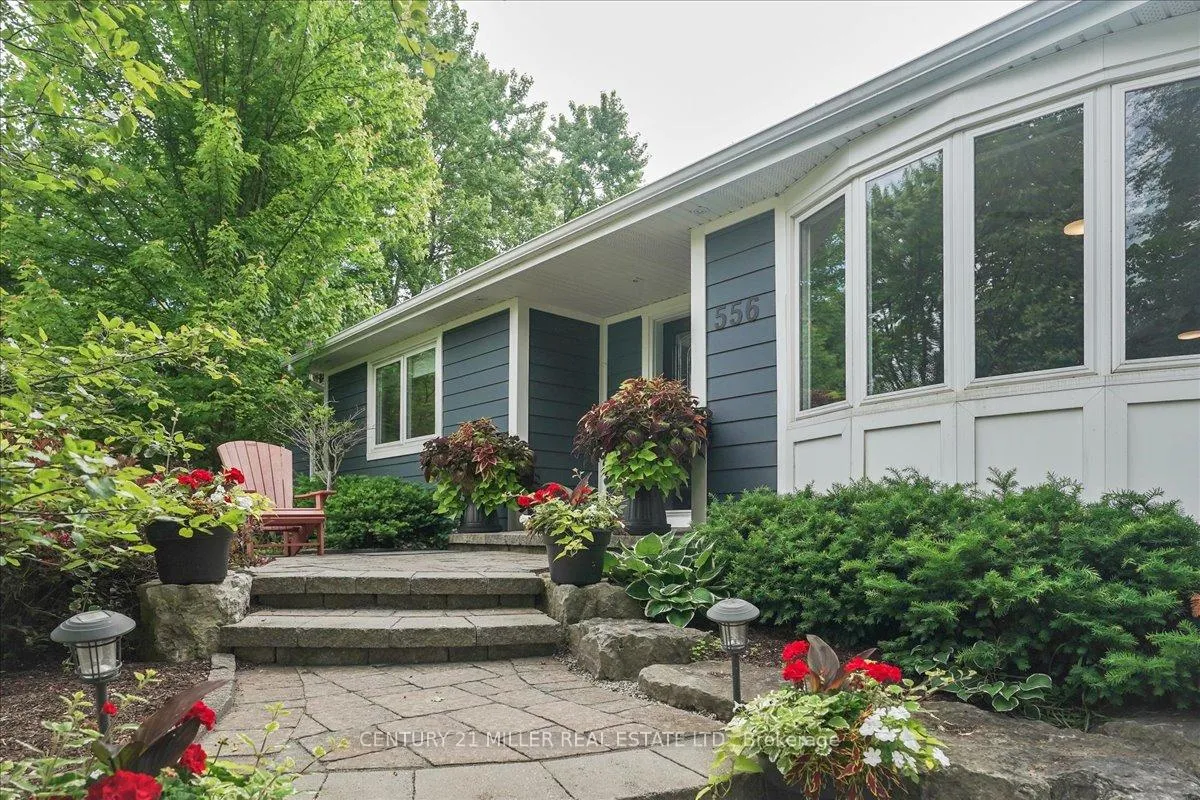 Photo 5 of 556 Parkside Drive E, Hamilton, Waterdown — HOMEH