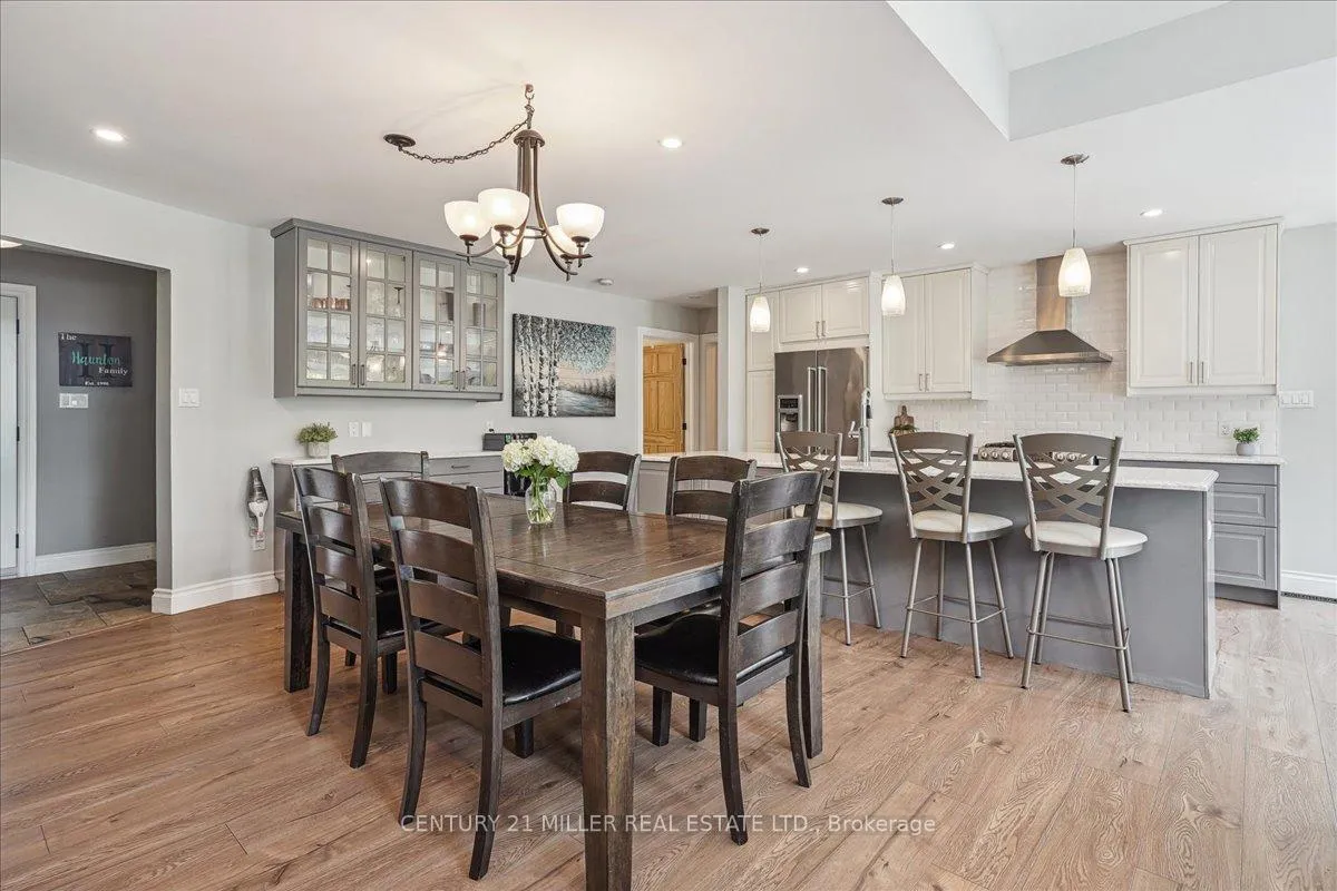 Photo 9 of 556 Parkside Drive E, Hamilton, Waterdown — HOMEH