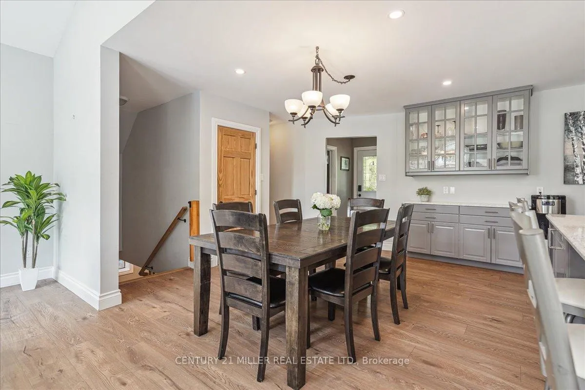Photo 10 of 556 Parkside Drive E, Hamilton, Waterdown — HOMEH