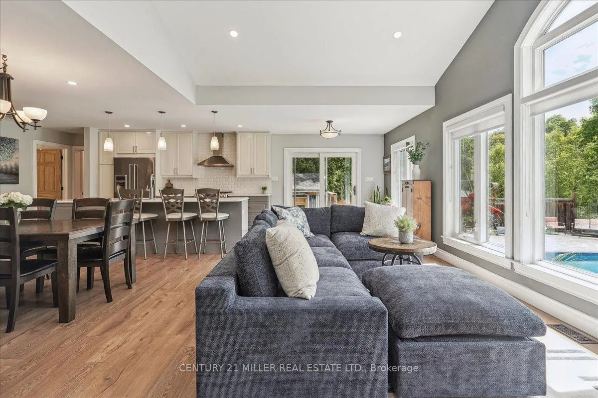 Photo 13 of 556 Parkside Drive E, Hamilton, Waterdown — HOMEH