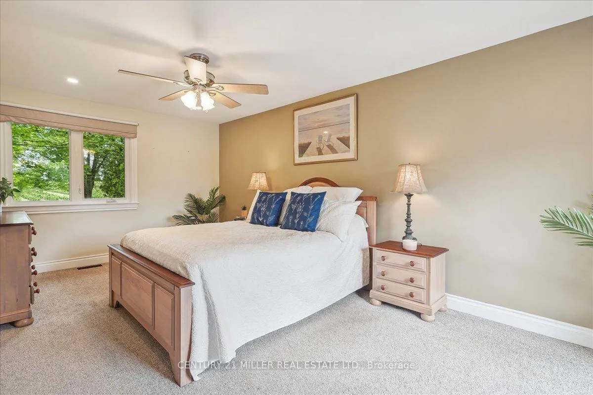 Photo 24 of 556 Parkside Drive E, Hamilton, Waterdown — HOMEH
