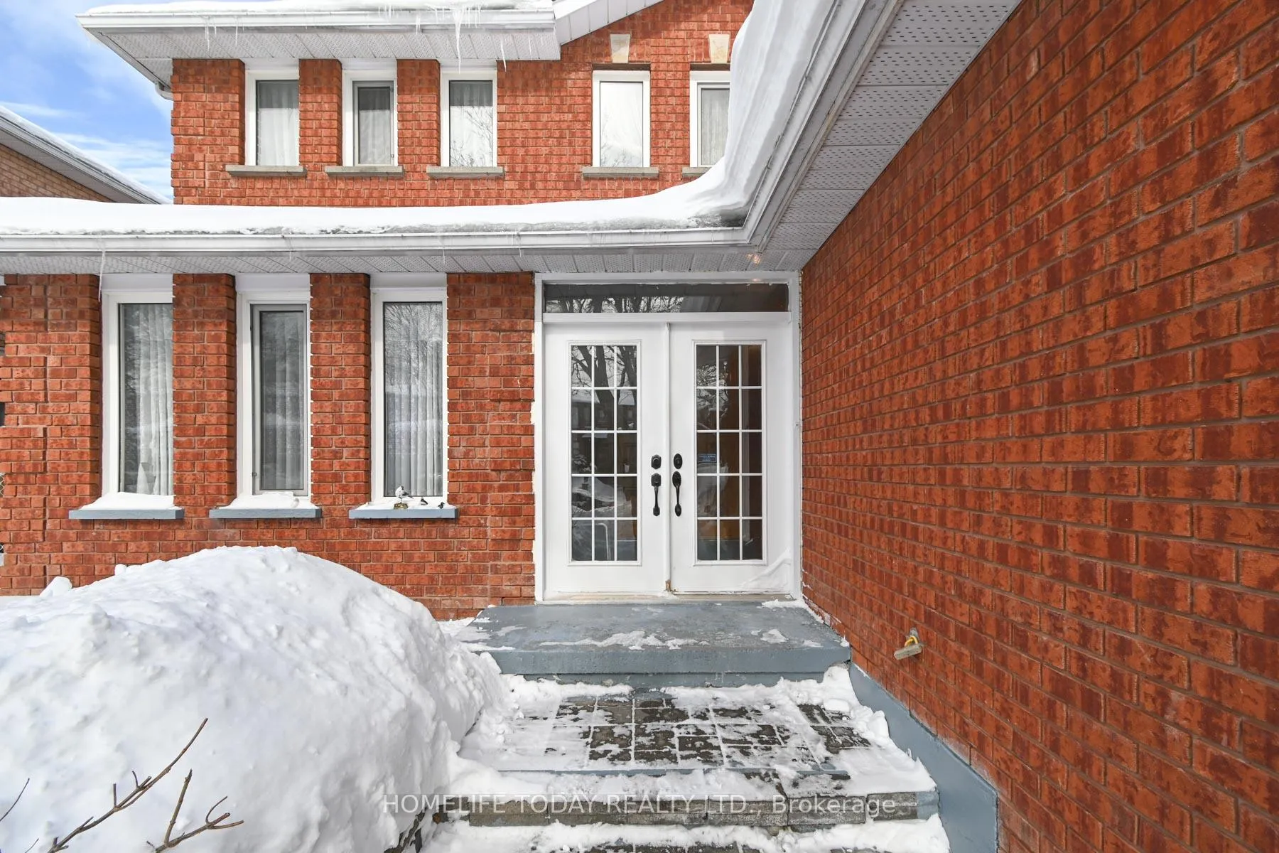 Photo 4 of 24 Eton Street, Markham, Village Green-South Unionville — HOMEH