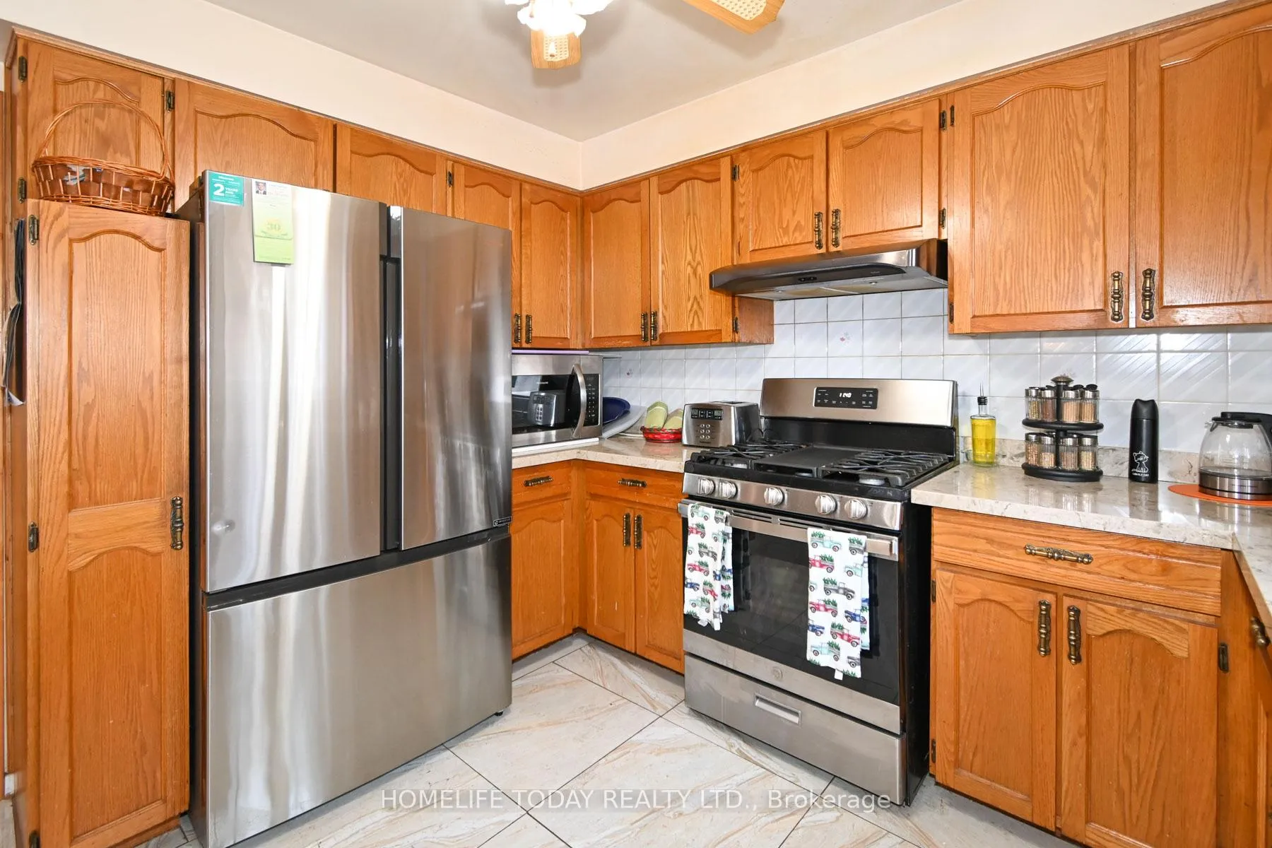 Photo 9 of 24 Eton Street, Markham, Village Green-South Unionville — HOMEH