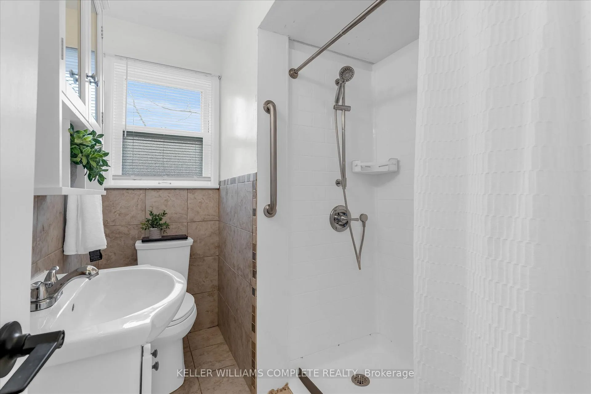 Photo 15 of 47 Battlefield Drive, Hamilton, Stoney Creek — HOMEH