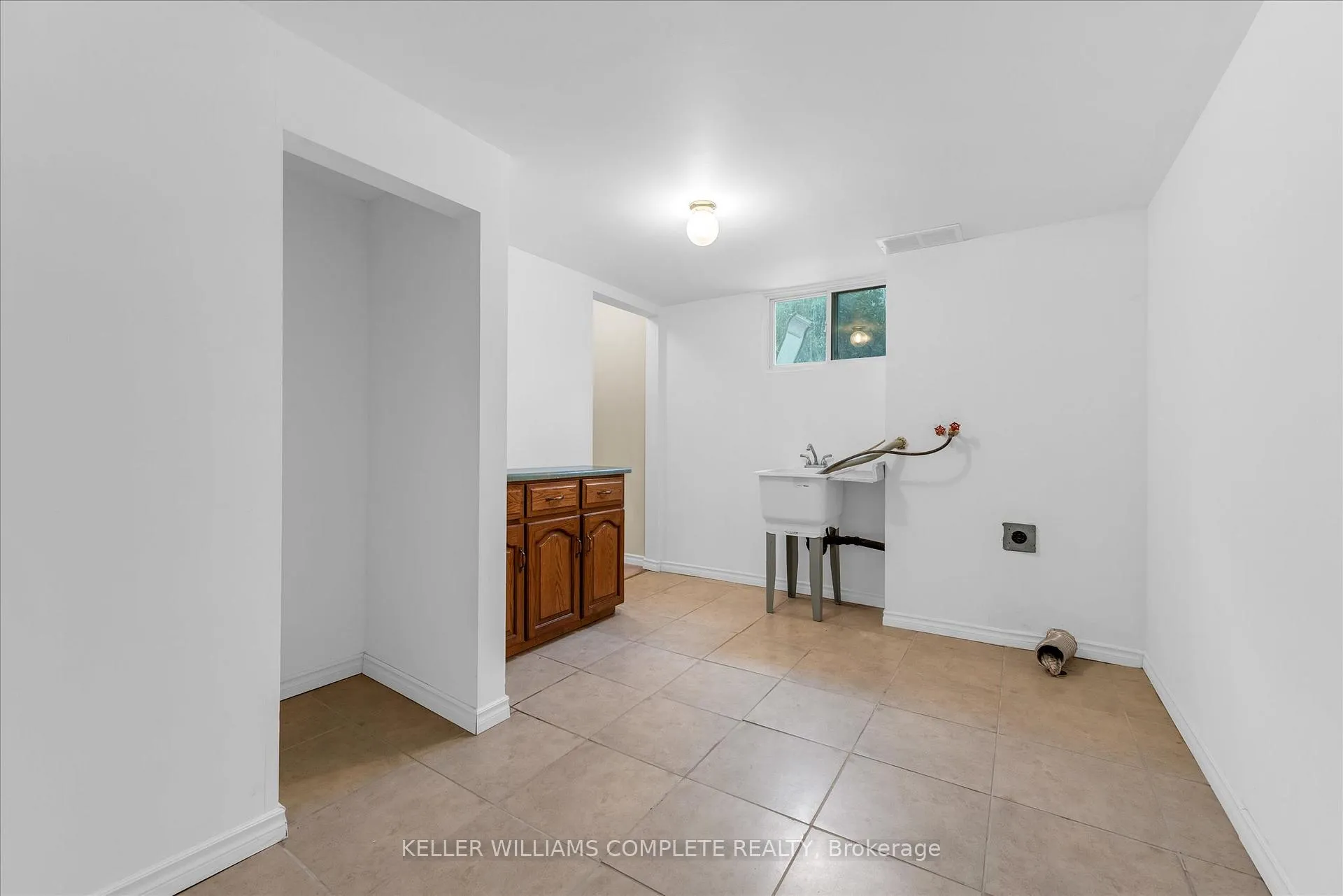 Photo 24 of 47 Battlefield Drive, Hamilton, Stoney Creek — HOMEH