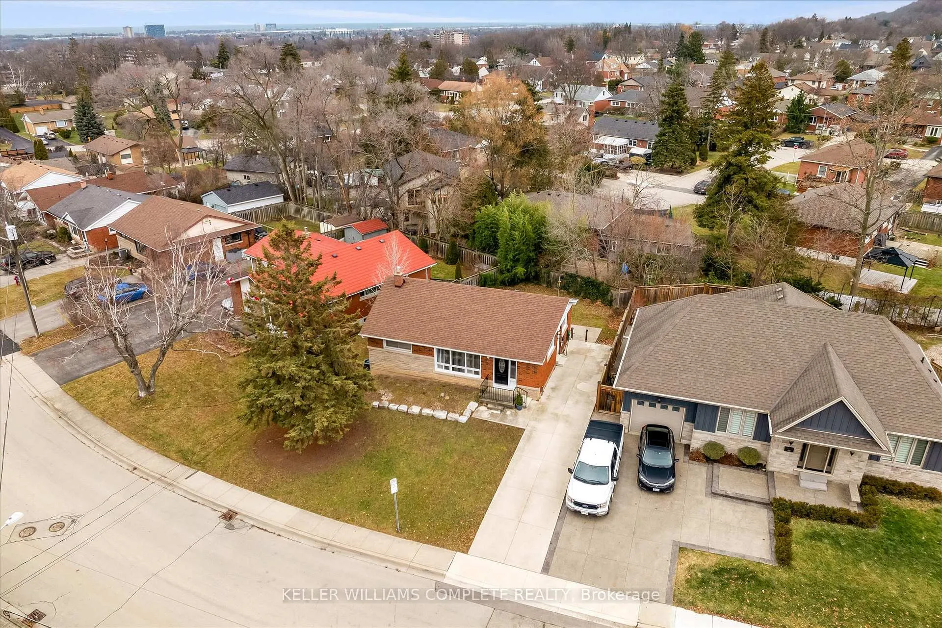 Photo 39 of 47 Battlefield Drive, Hamilton, Stoney Creek — HOMEH