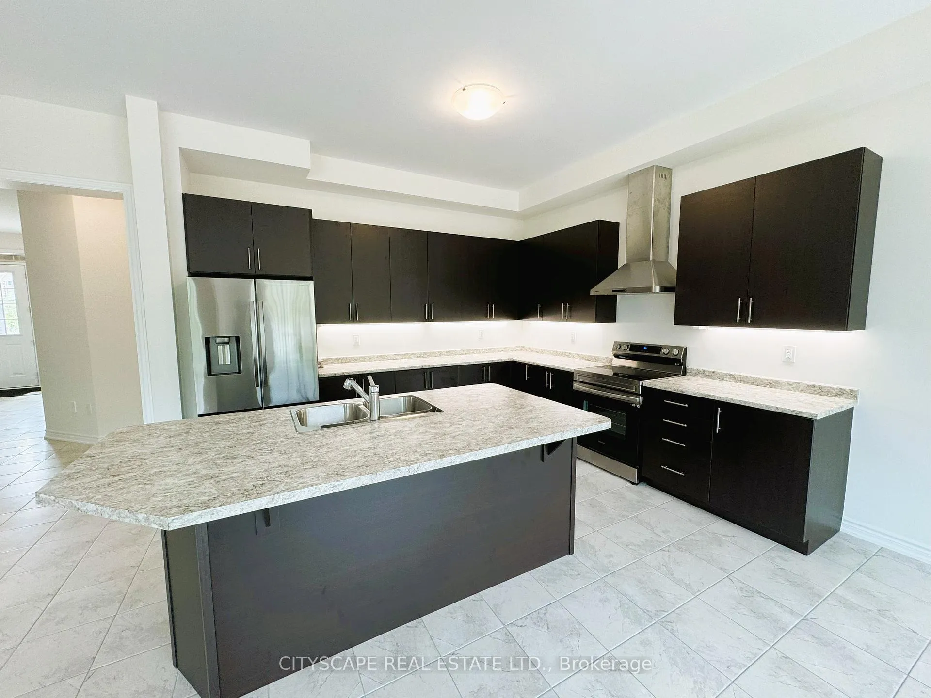 Photo 6 of 51 Sanford Circle, Springwater, Centre Vespra — HOMEH
