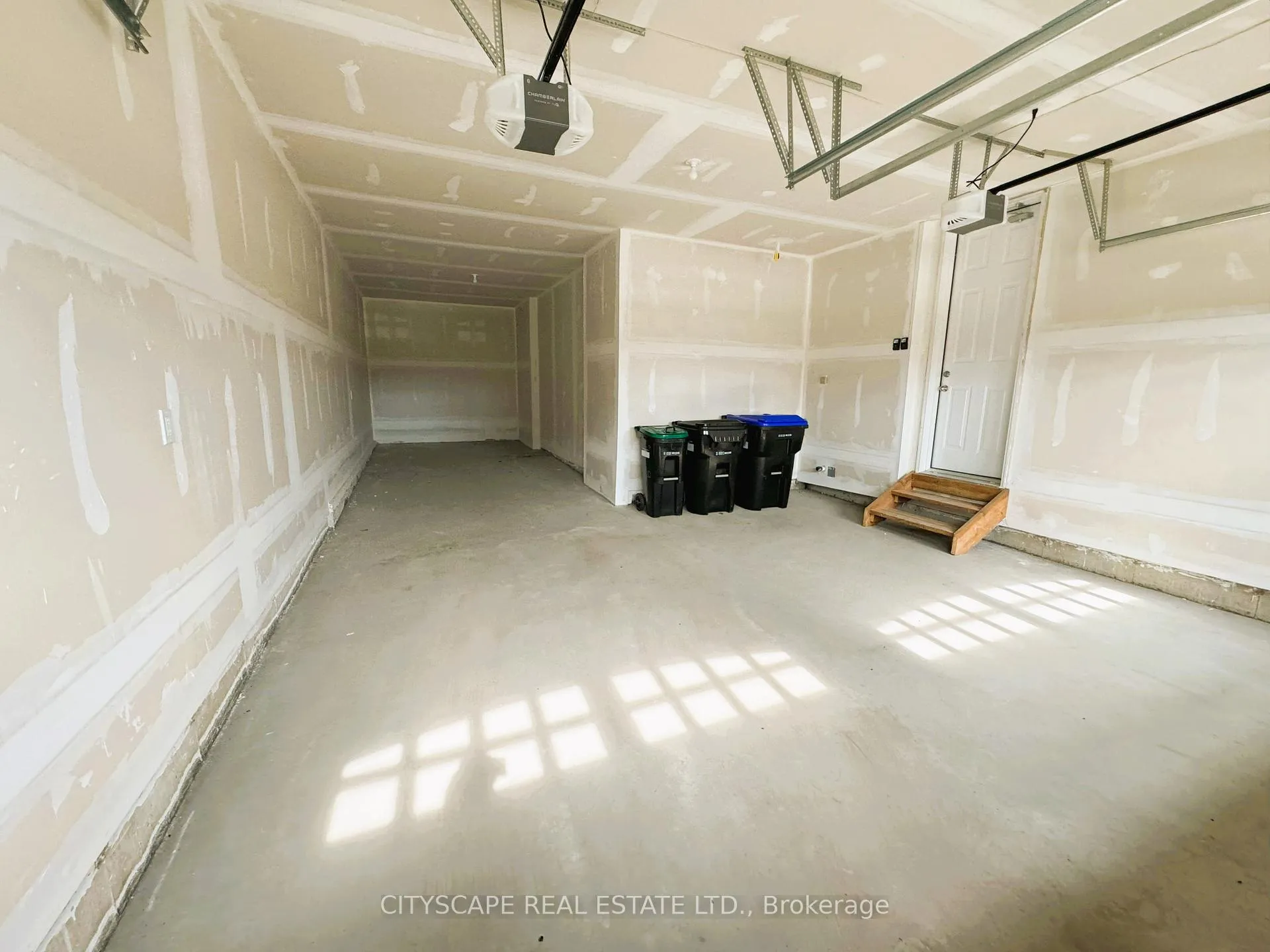 Photo 36 of 51 Sanford Circle, Springwater, Centre Vespra — HOMEH