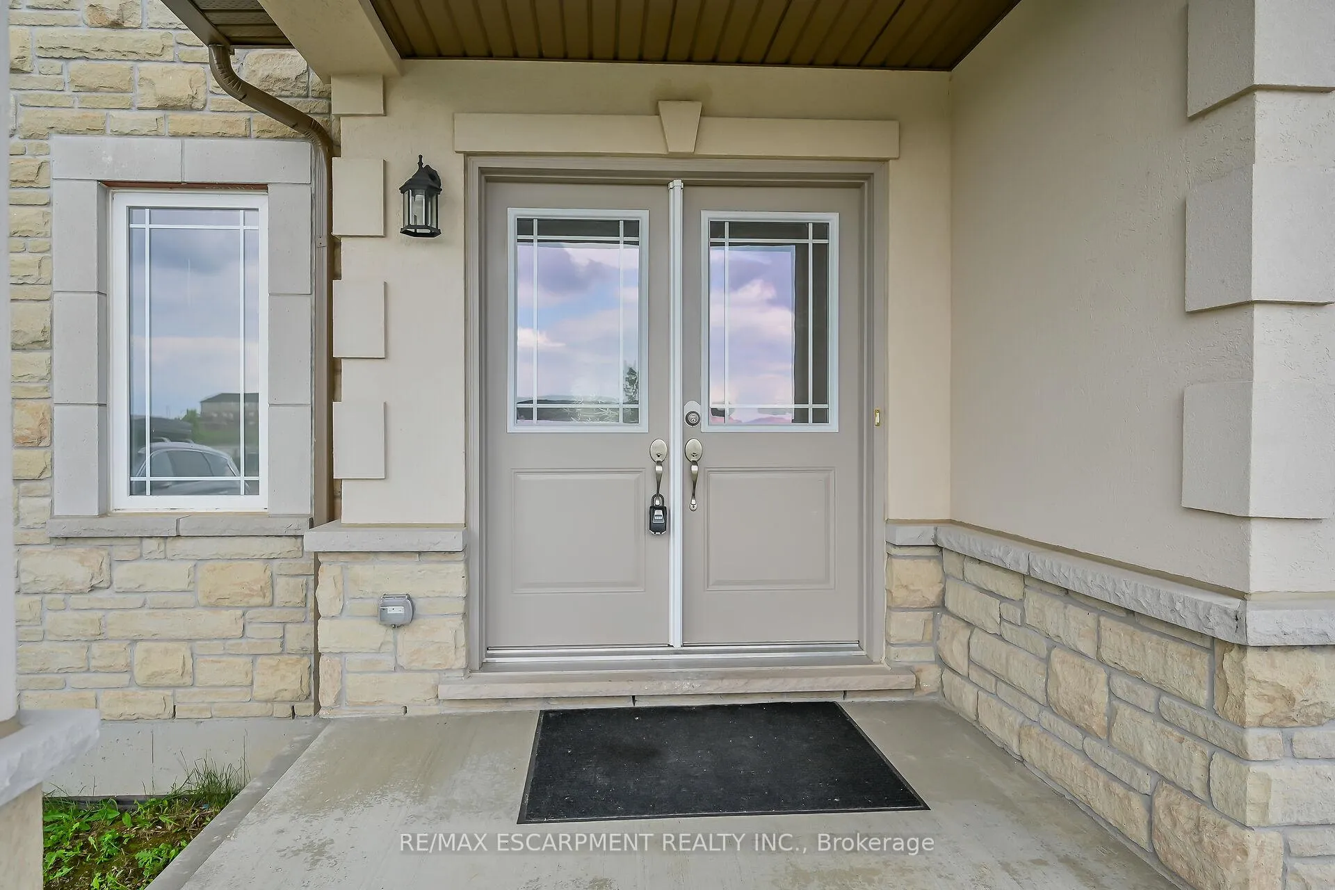 Photo 4 of 408 Dalgleish Trail, Hamilton, Stoney Creek Mountain — HOMEH