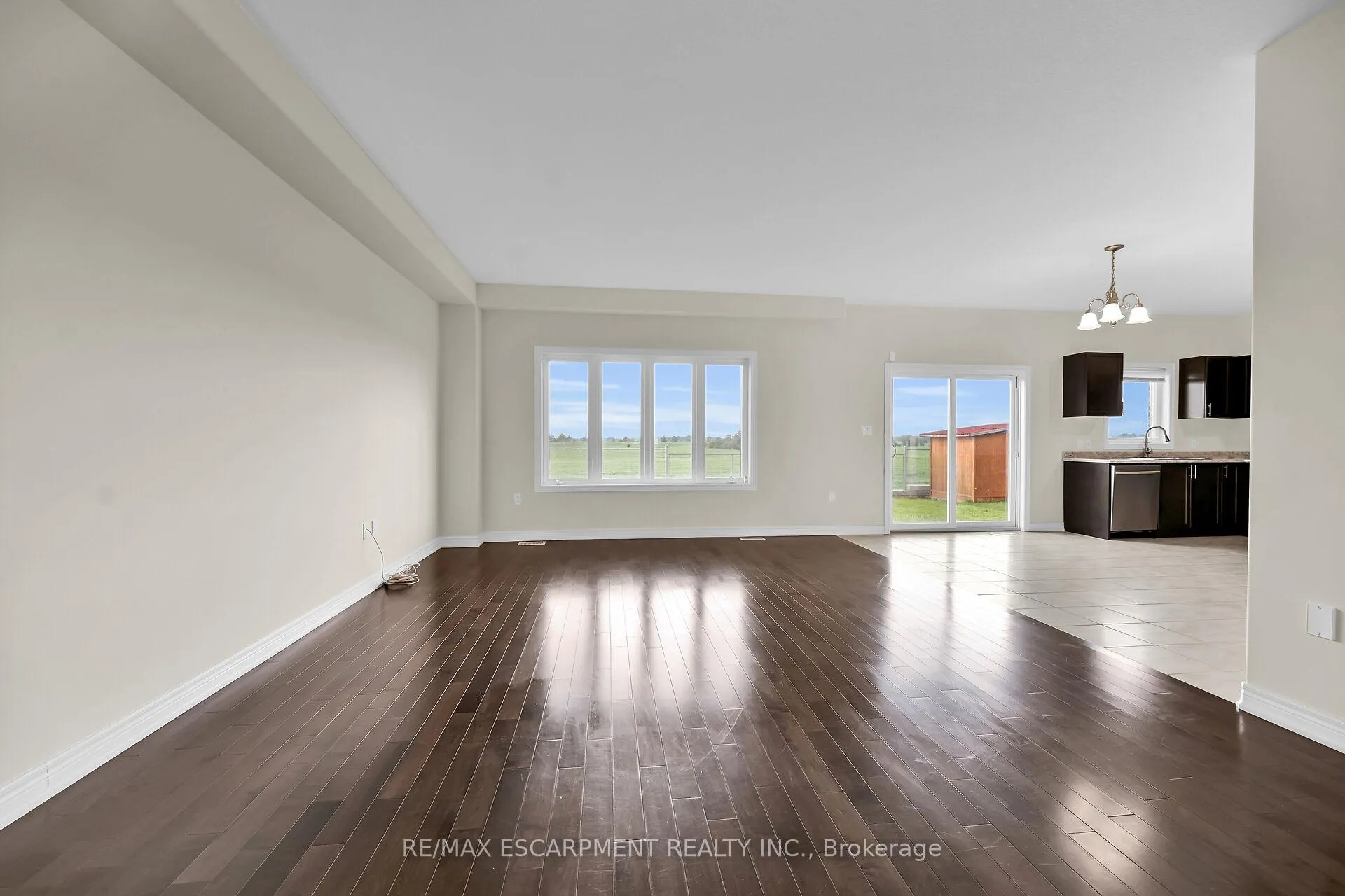 Photo 10 of 408 Dalgleish Trail, Hamilton, Stoney Creek Mountain — HOMEH