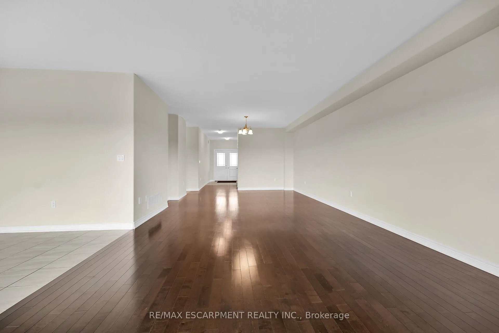 Photo 12 of 408 Dalgleish Trail, Hamilton, Stoney Creek Mountain — HOMEH