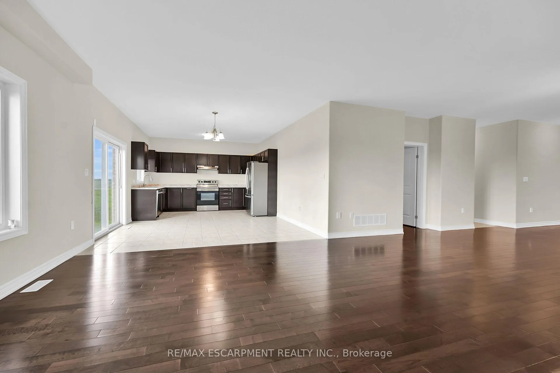 Photo 13 of 408 Dalgleish Trail, Hamilton, Stoney Creek Mountain — HOMEH