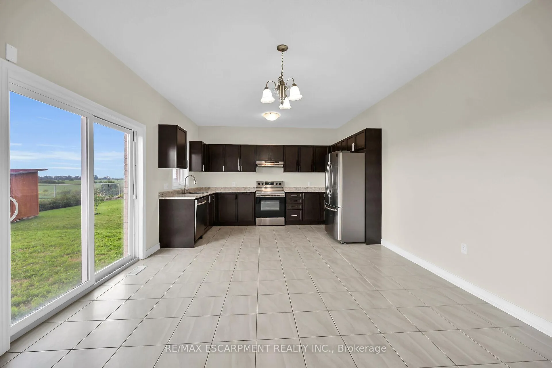 Photo 14 of 408 Dalgleish Trail, Hamilton, Stoney Creek Mountain — HOMEH