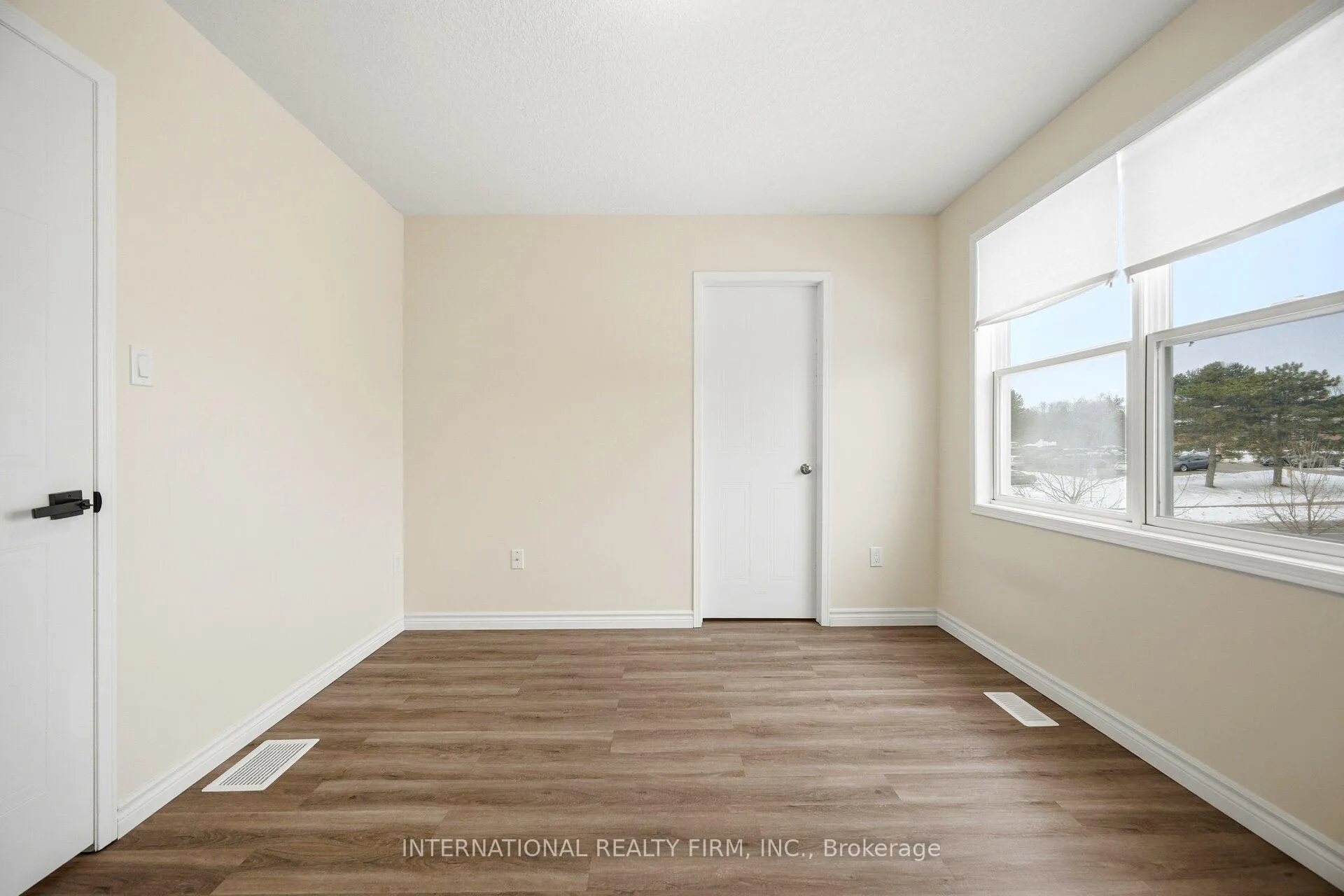 Photo 9 of 116 Brookfield Crescent, Kitchener, Country Hills West — HOMEH