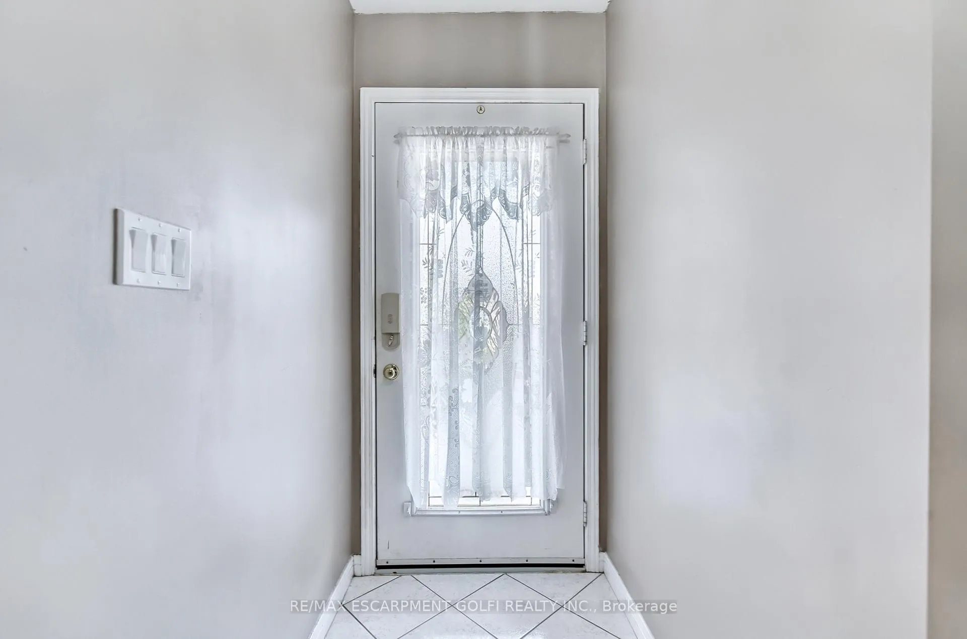 Photo 4 of 24 Diamond Court, Hamilton, Mountview — HOMEH