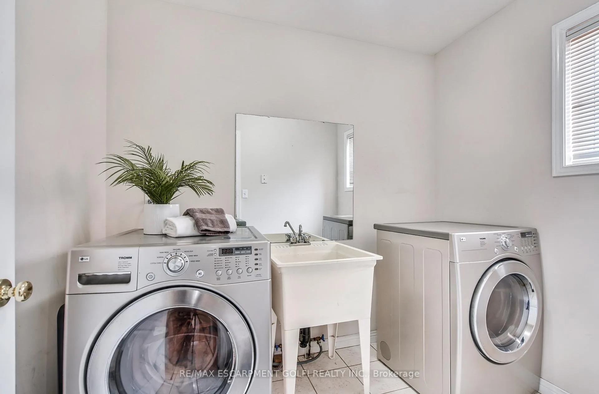 Photo 16 of 24 Diamond Court, Hamilton, Mountview — HOMEH