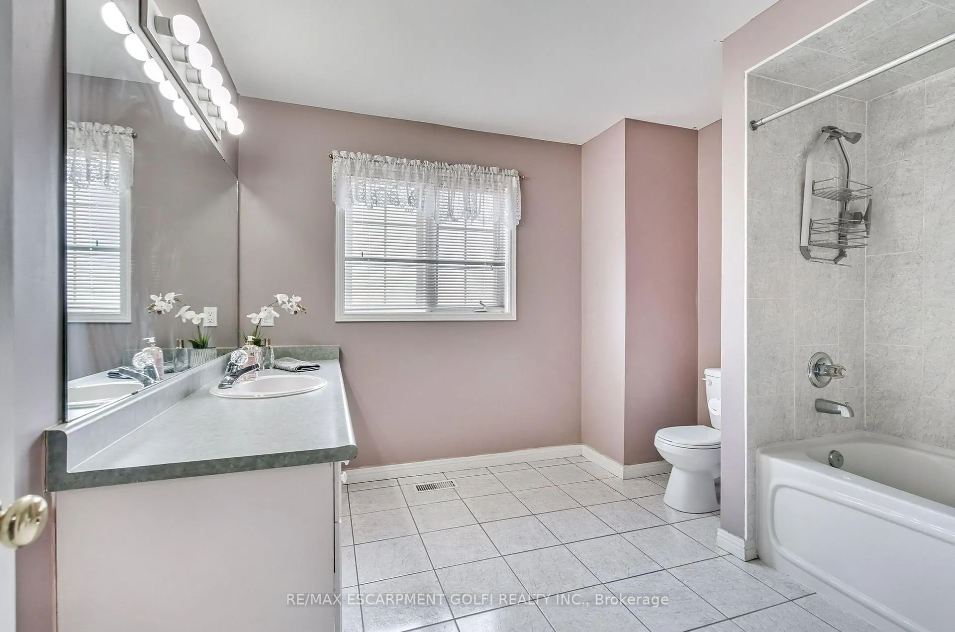 Photo 27 of 24 Diamond Court, Hamilton, Mountview — HOMEH