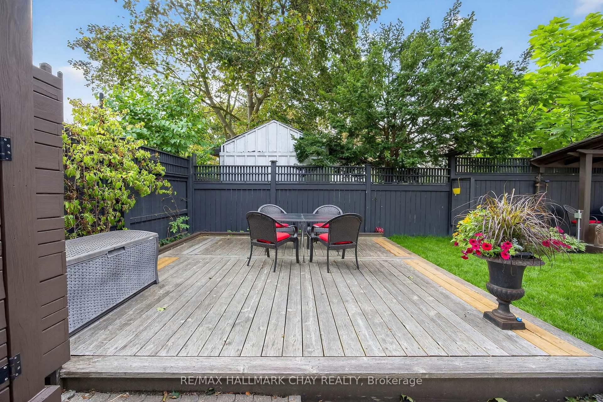 Photo 41 of 53 Eccles Street N, Barrie, Queen's Park — HOMEH