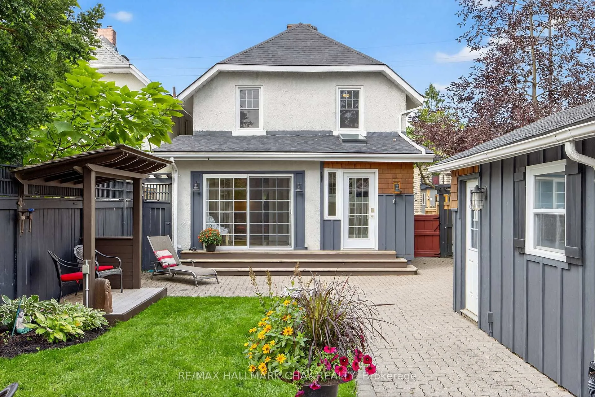 Photo 43 of 53 Eccles Street N, Barrie, Queen's Park — HOMEH