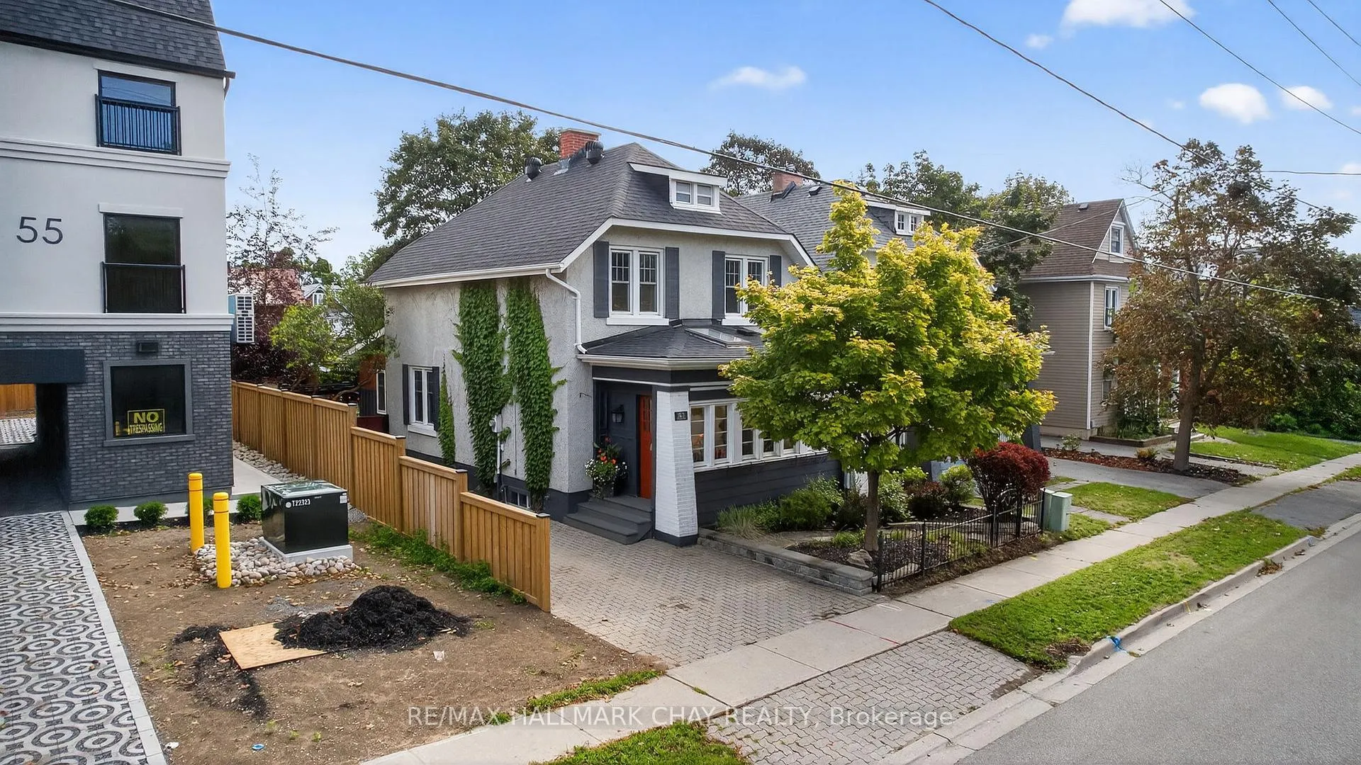 Photo 44 of 53 Eccles Street N, Barrie, Queen's Park — HOMEH