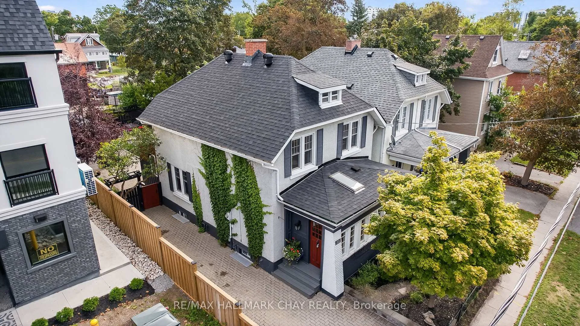 Photo 45 of 53 Eccles Street N, Barrie, Queen's Park — HOMEH