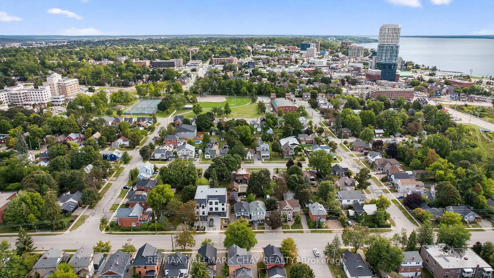 Photo 49 of 53 Eccles Street N, Barrie, Queen's Park — HOMEH