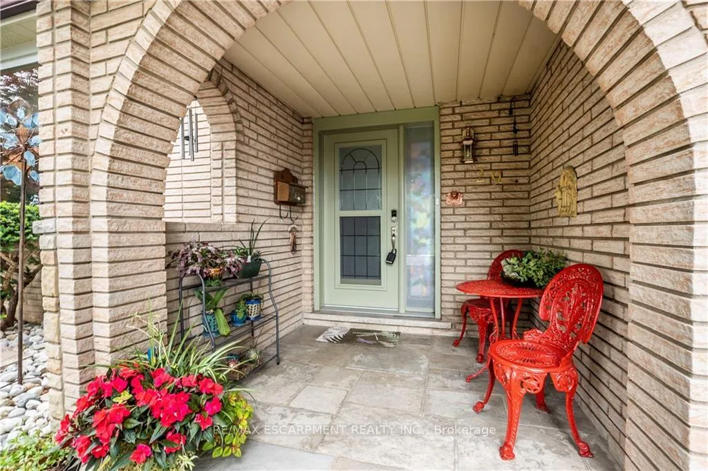 Photo 5 of 29 Abbington Drive, Hamilton, Gilbert — HOMEH