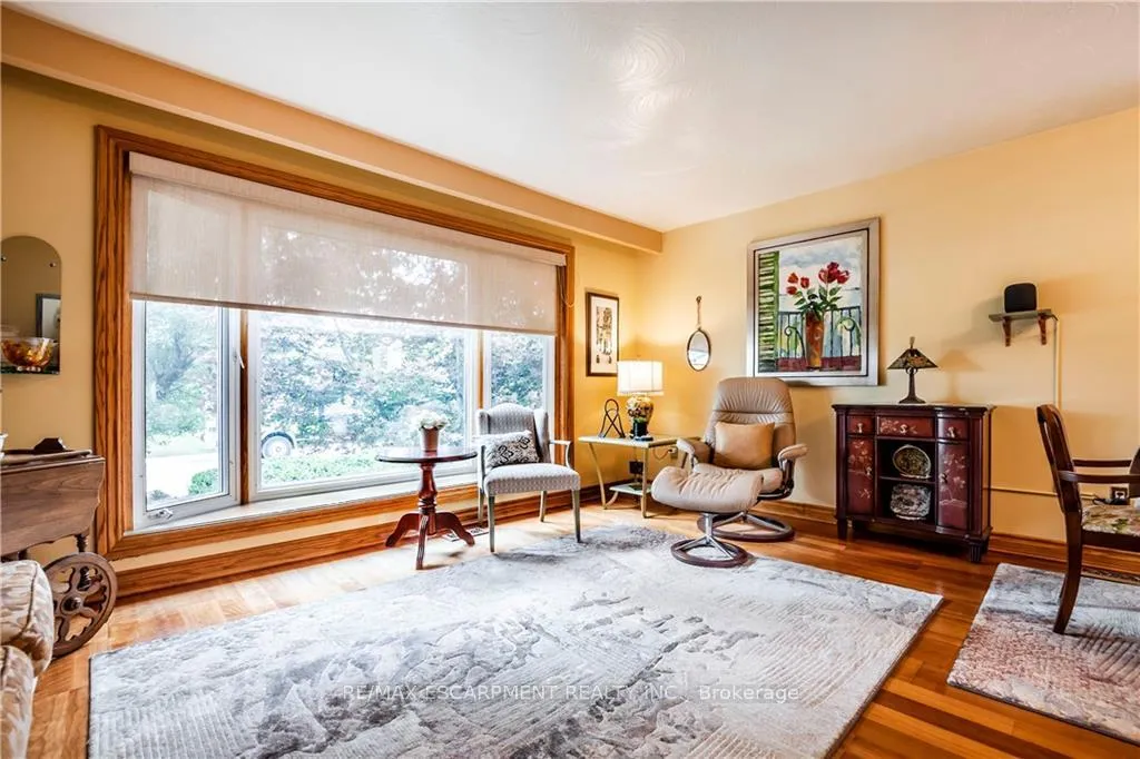 Photo 10 of 29 Abbington Drive, Hamilton, Gilbert — HOMEH