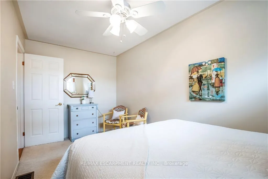 Photo 22 of 29 Abbington Drive, Hamilton, Gilbert — HOMEH
