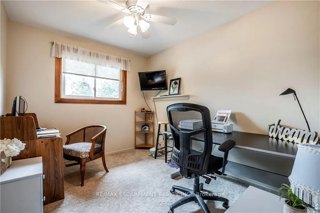 Photo 23 of 29 Abbington Drive, Hamilton, Gilbert — HOMEH