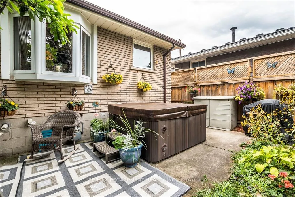 Photo 32 of 29 Abbington Drive, Hamilton, Gilbert — HOMEH