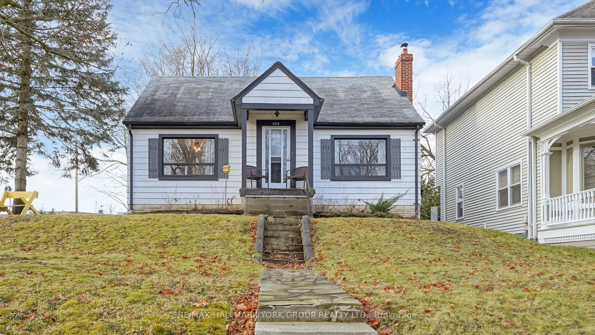 Front of 122 Gurnett Street