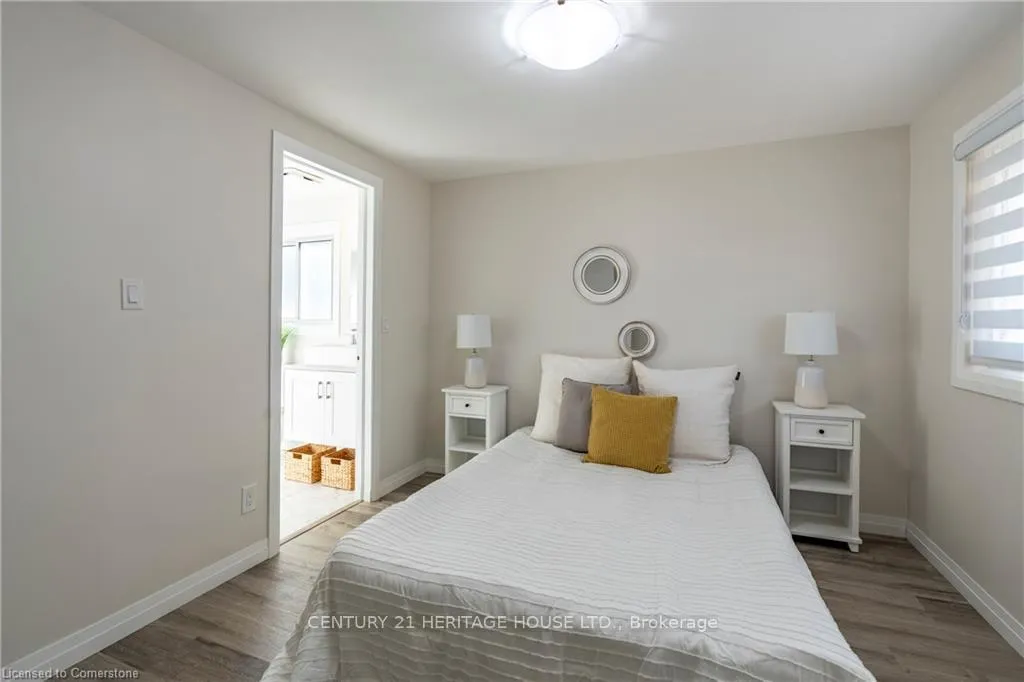 Photo 17 of 34 Dooley Drive, Kitchener — HOMEH