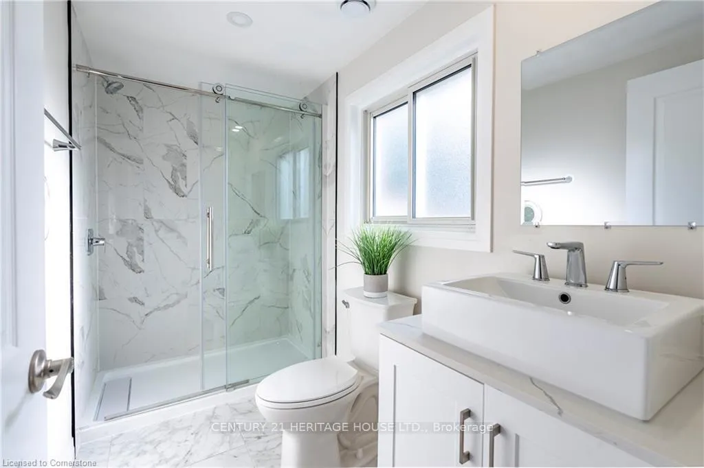 Photo 18 of 34 Dooley Drive, Kitchener — HOMEH